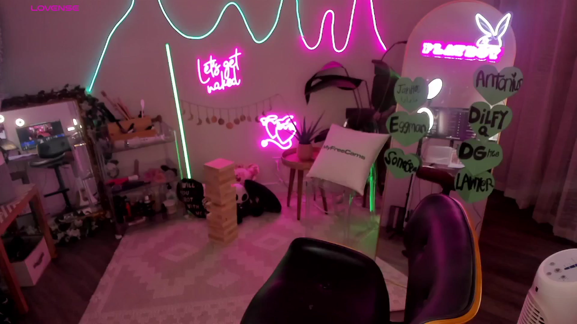 Gallery image thumbnail from LillieQ's myfreecams stream on, 03/22/2026, 09:18 image 16 of 20