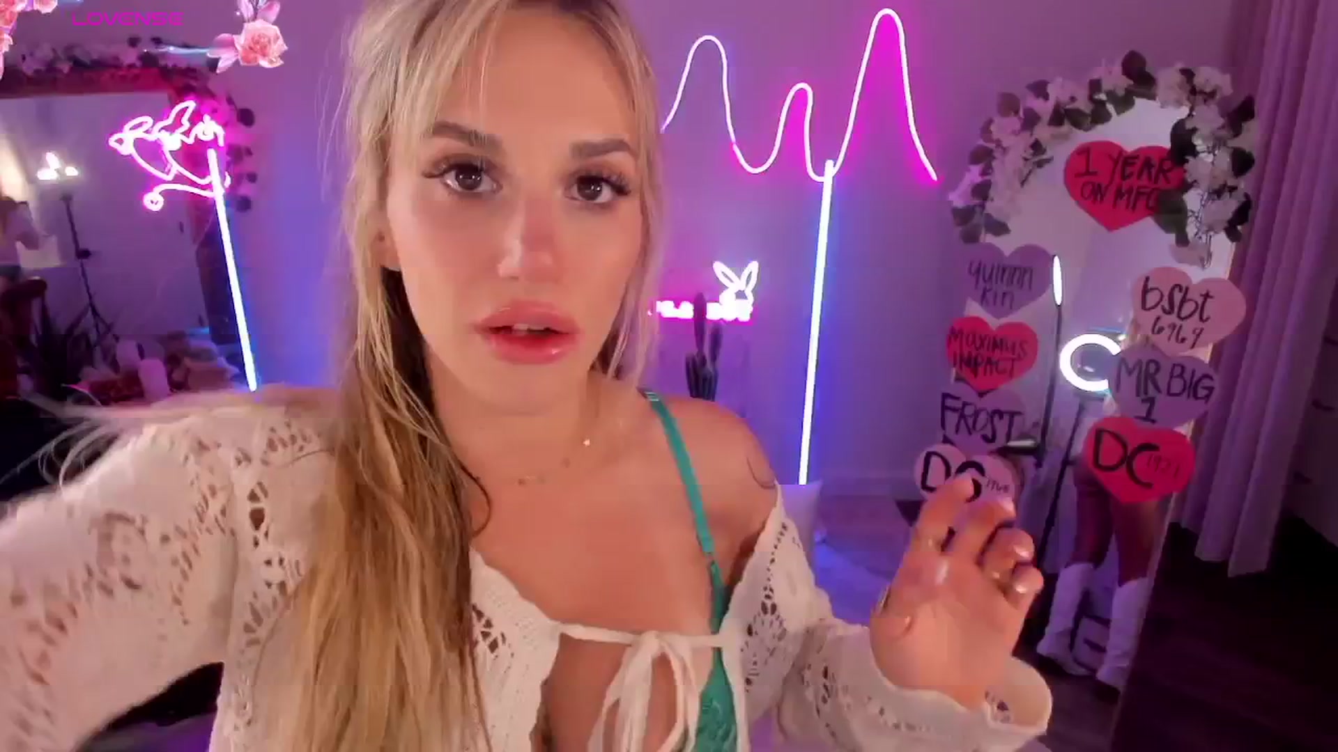 Gallery image thumbnail from LillieQ's myfreecams stream on, 04/08/2026, 08:16 image 8 of 20