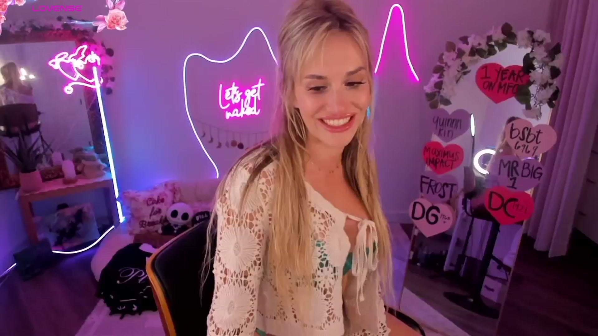 Gallery image thumbnail from LillieQ's myfreecams stream on, 04/08/2026, 08:16 image 3 of 20