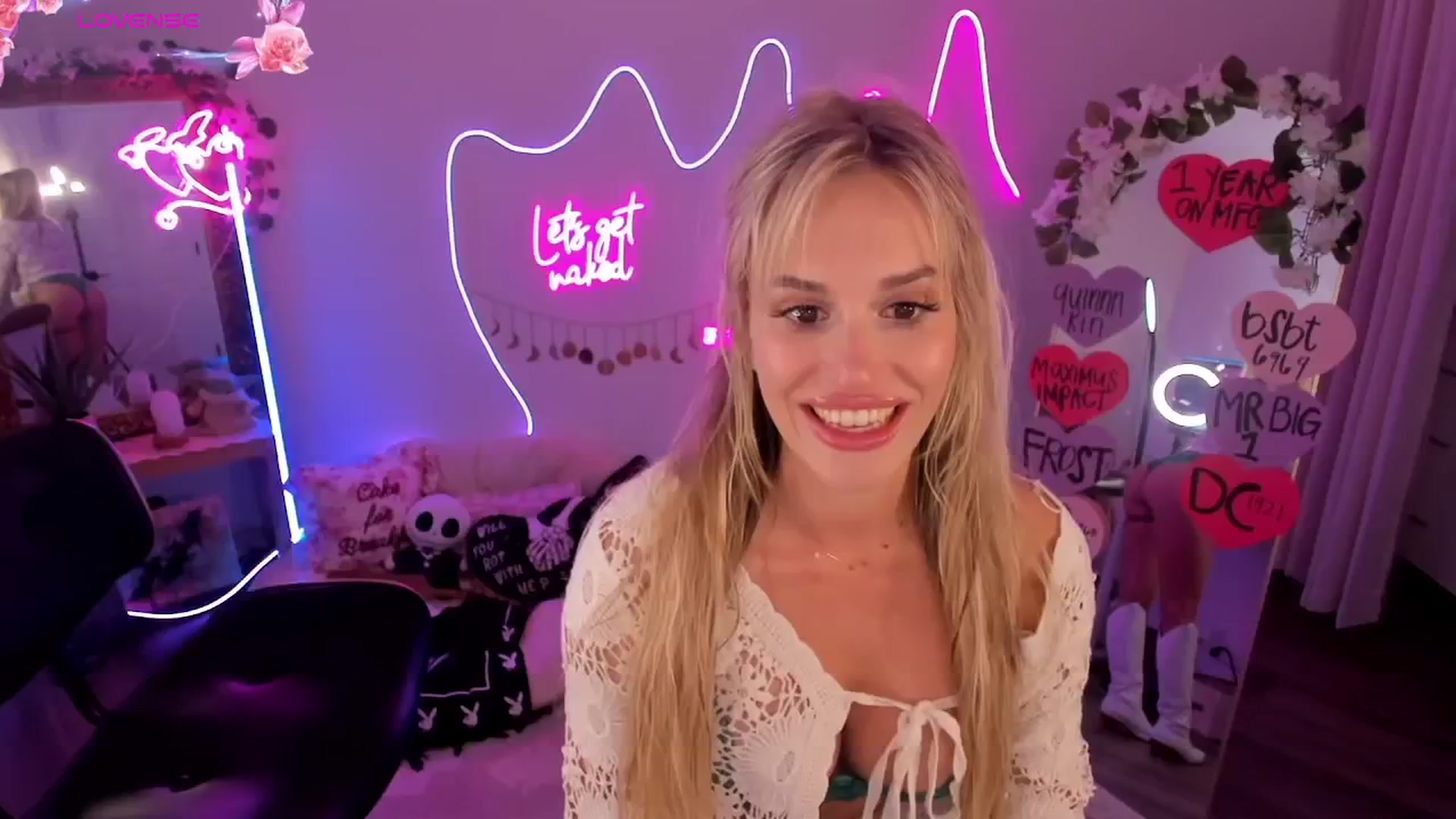 Gallery image thumbnail from LillieQ's myfreecams stream on, 04/08/2026, 08:16 image 6 of 20