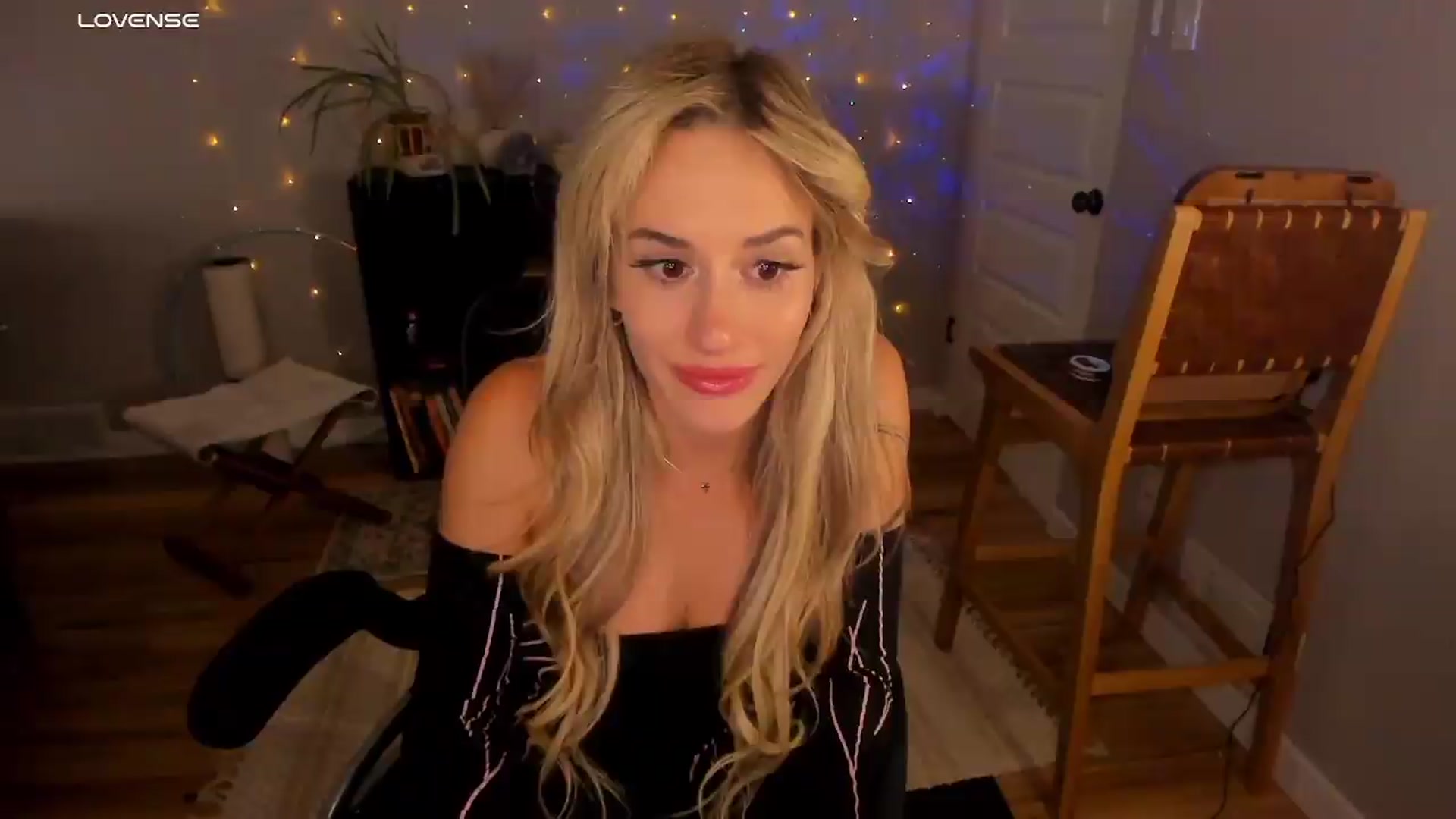 Gallery image thumbnail from LillieQ's myfreecams stream on, 07/01/2026, 02:58 image 4 of 20