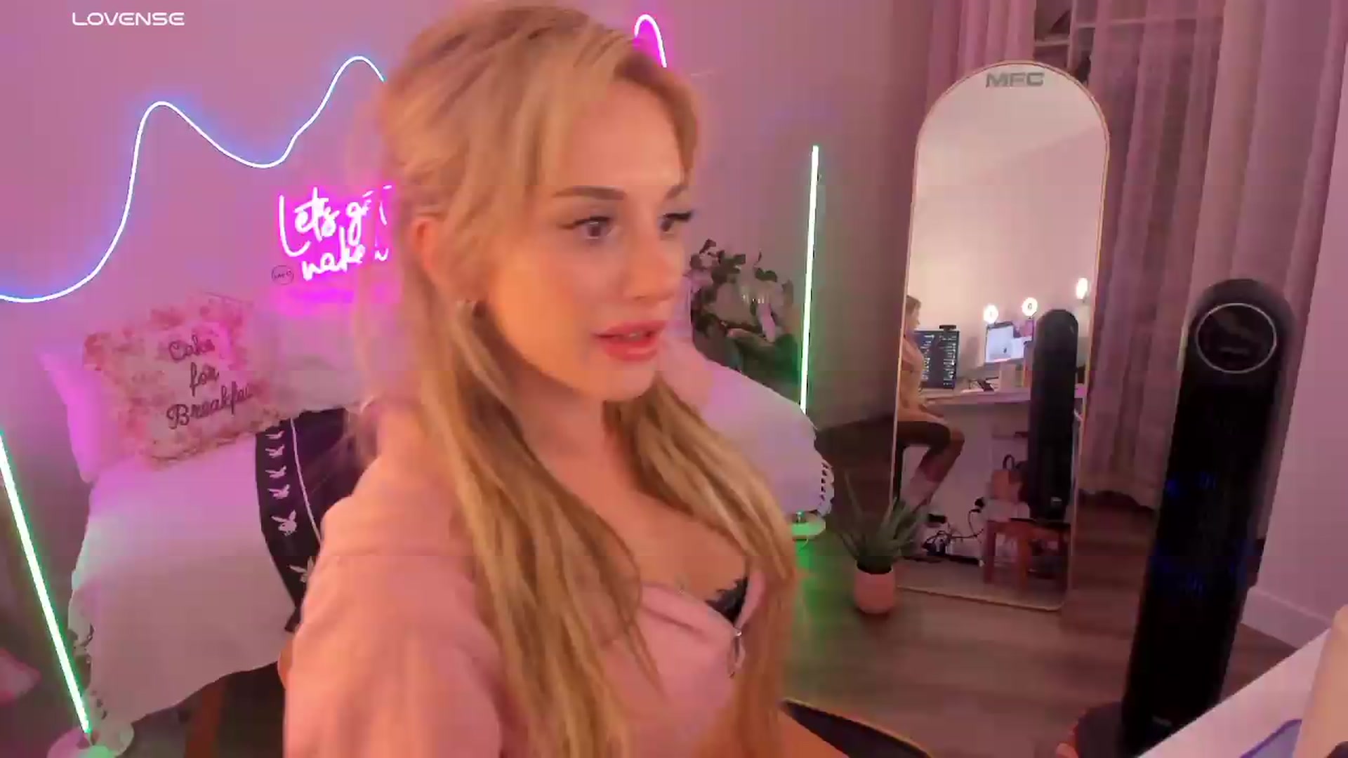 Gallery image thumbnail from LillieQ's myfreecams stream on, 07/23/2026, 10:33 image 1 of 20