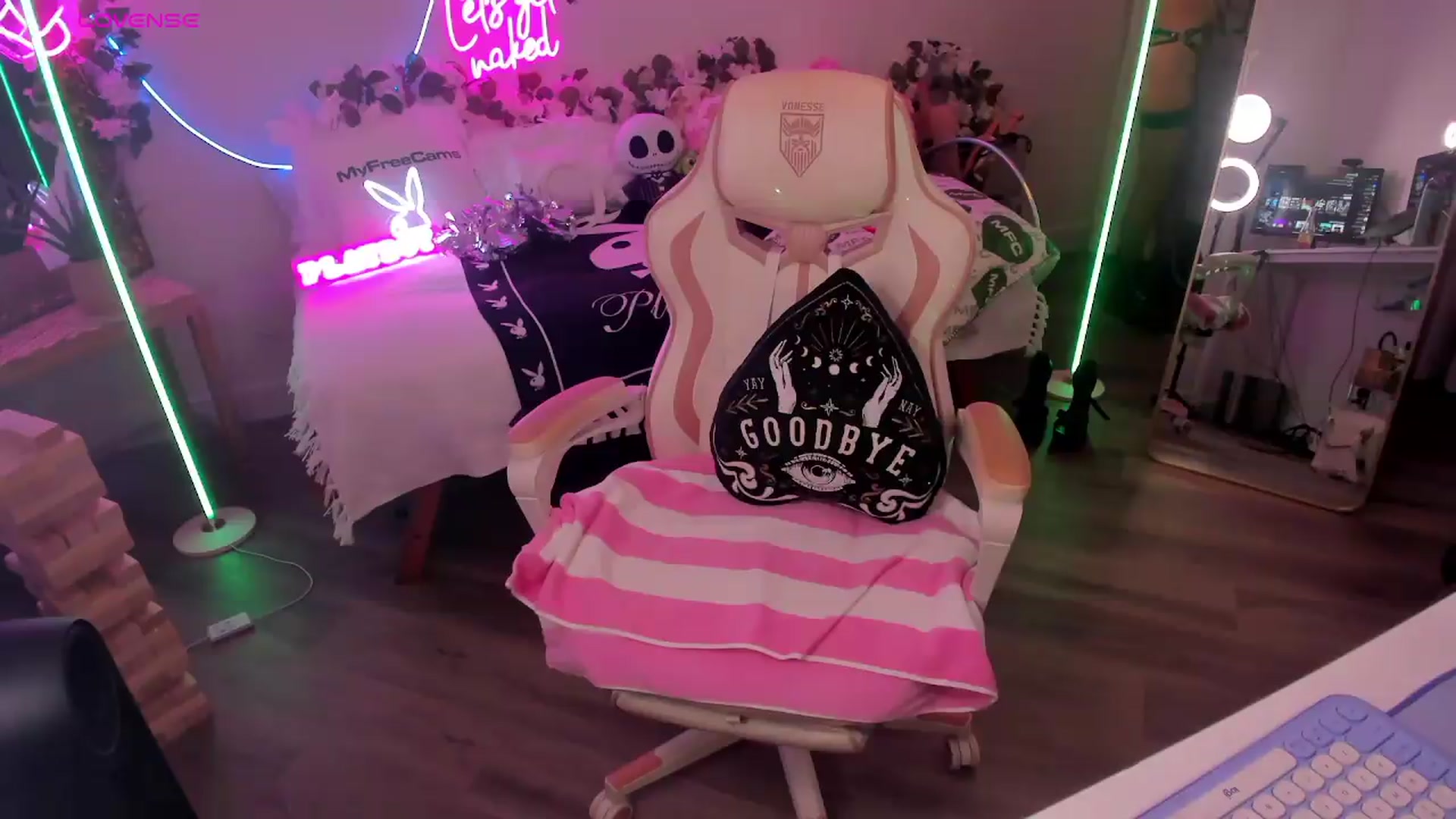 Gallery image thumbnail from LillieQ's myfreecams stream on, 07/26/2026, 11:05 image 3 of 20