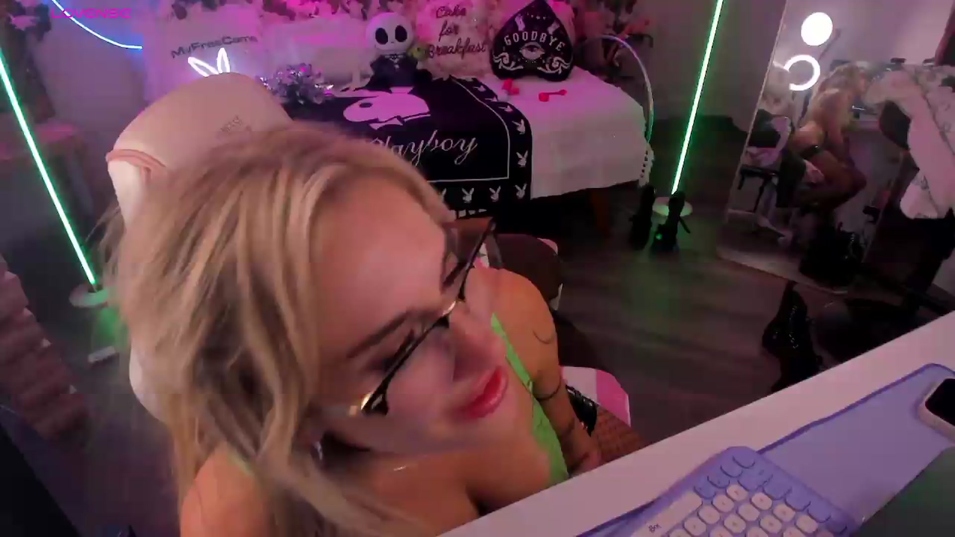 Gallery image thumbnail from LillieQ's myfreecams stream on, 07/26/2026, 11:43 image 16 of 20