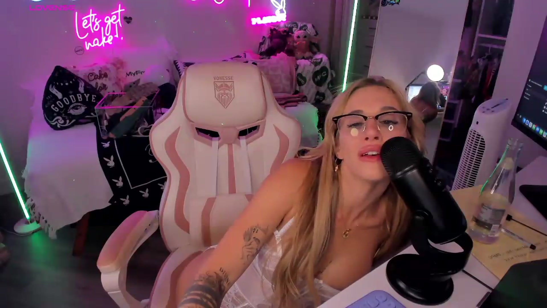 Gallery image thumbnail from LillieQ's myfreecams stream on, 07/31/2026, 09:37 image 17 of 20