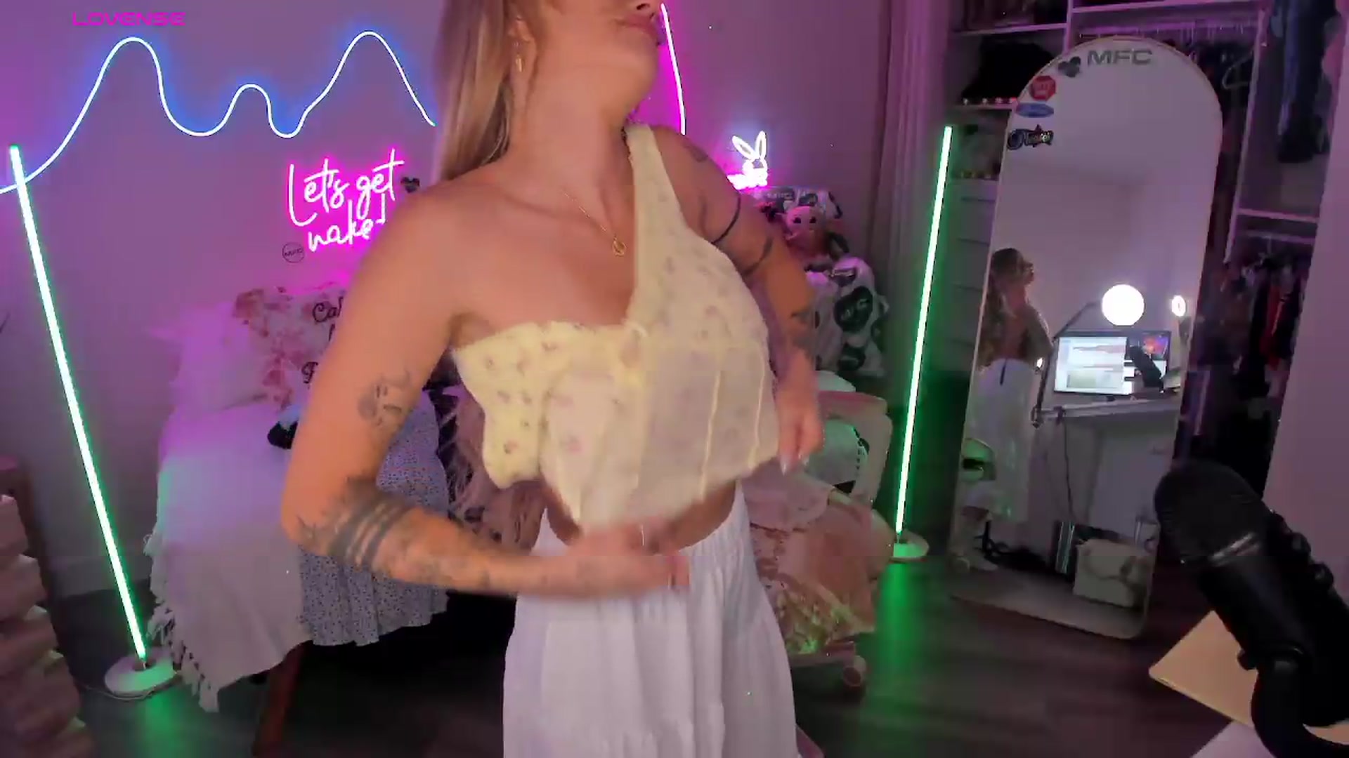 Gallery image thumbnail from LillieQ's myfreecams stream on, 07/31/2026, 09:37 image 13 of 20