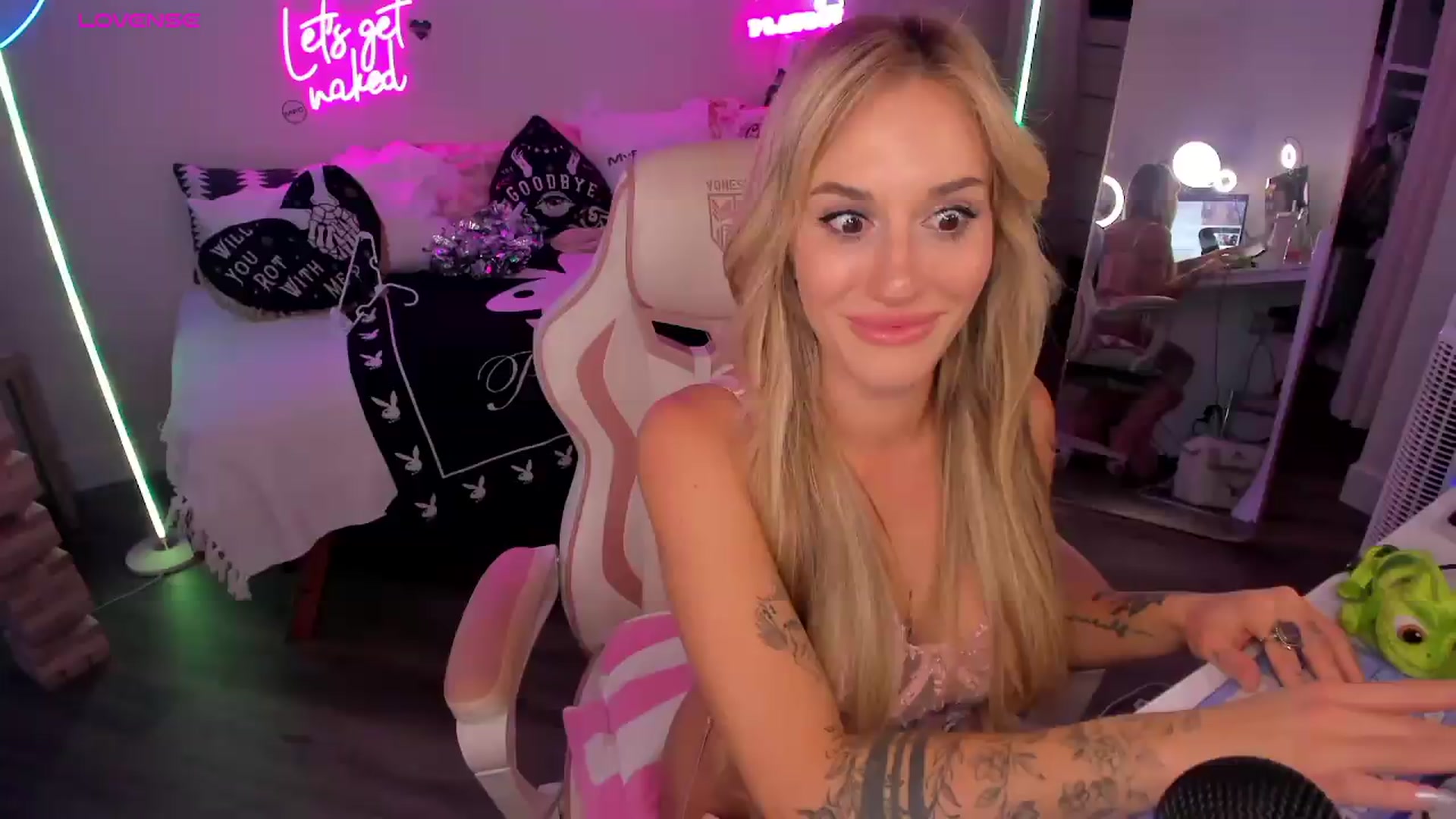 Gallery image thumbnail from LillieQ's myfreecams stream on, 08/02/2026, 11:29 image 6 of 20