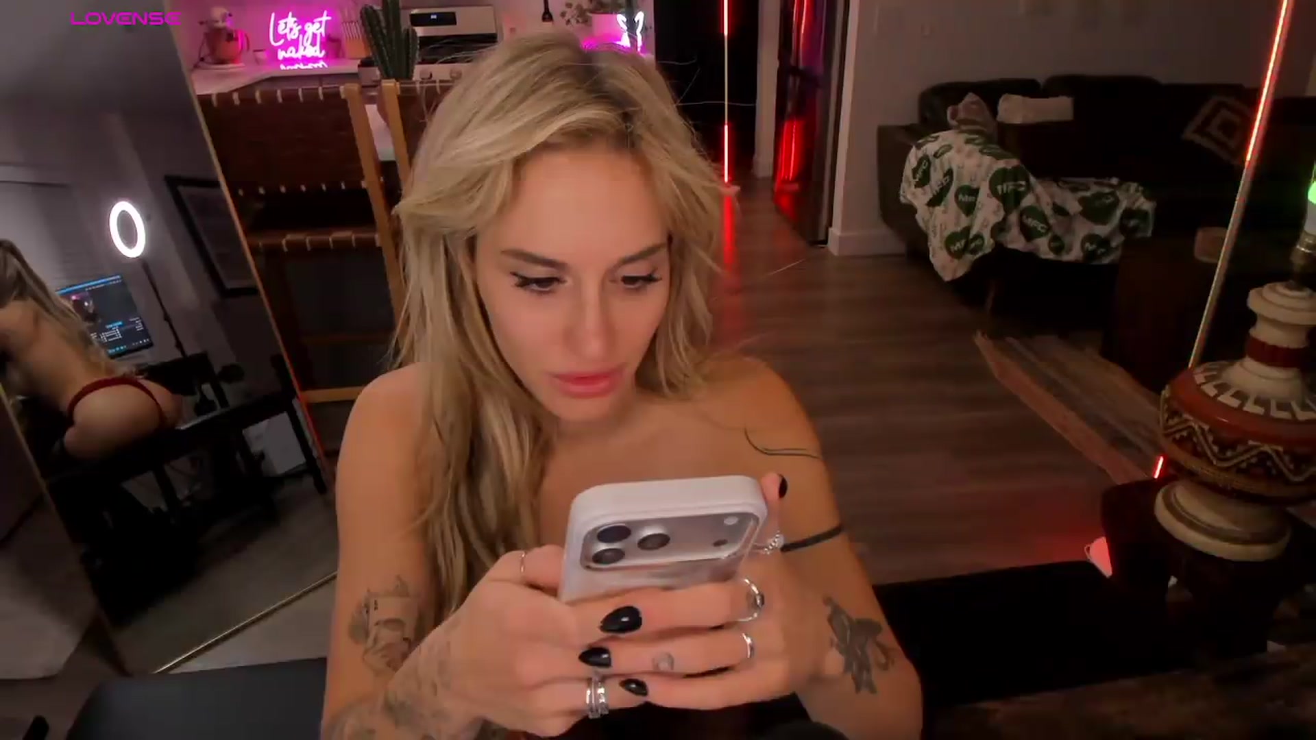 Gallery image thumbnail from LillieQ's myfreecams stream on, 08/09/2026, 09:38 image 15 of 20