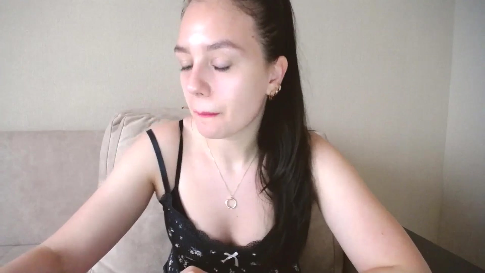Gallery image thumbnail from Lillit__Wood_'s myfreecams stream on, 06/15/2024, 16:23 image 10 of 20