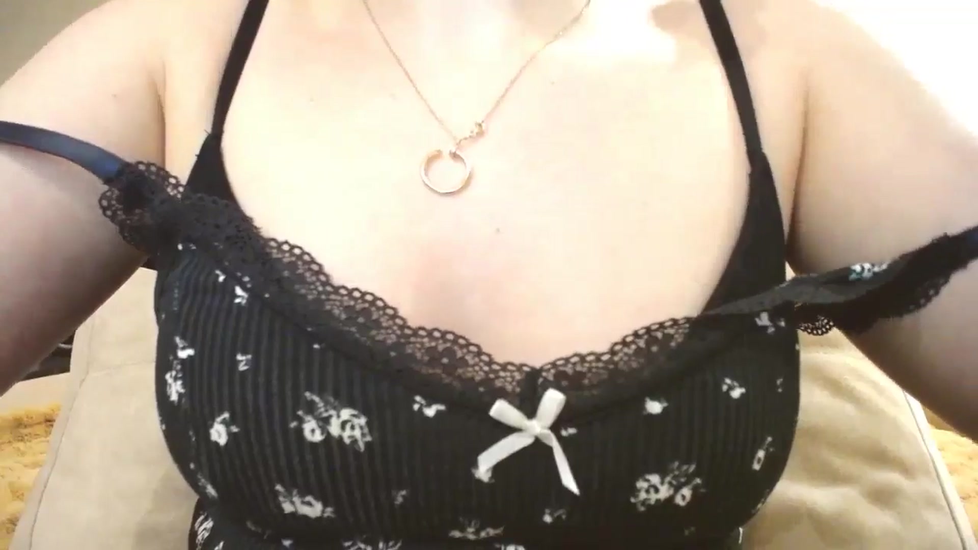 Gallery image thumbnail from Lillit__Wood_'s myfreecams stream on, 12/01/2024, 17:40 image 13 of 20