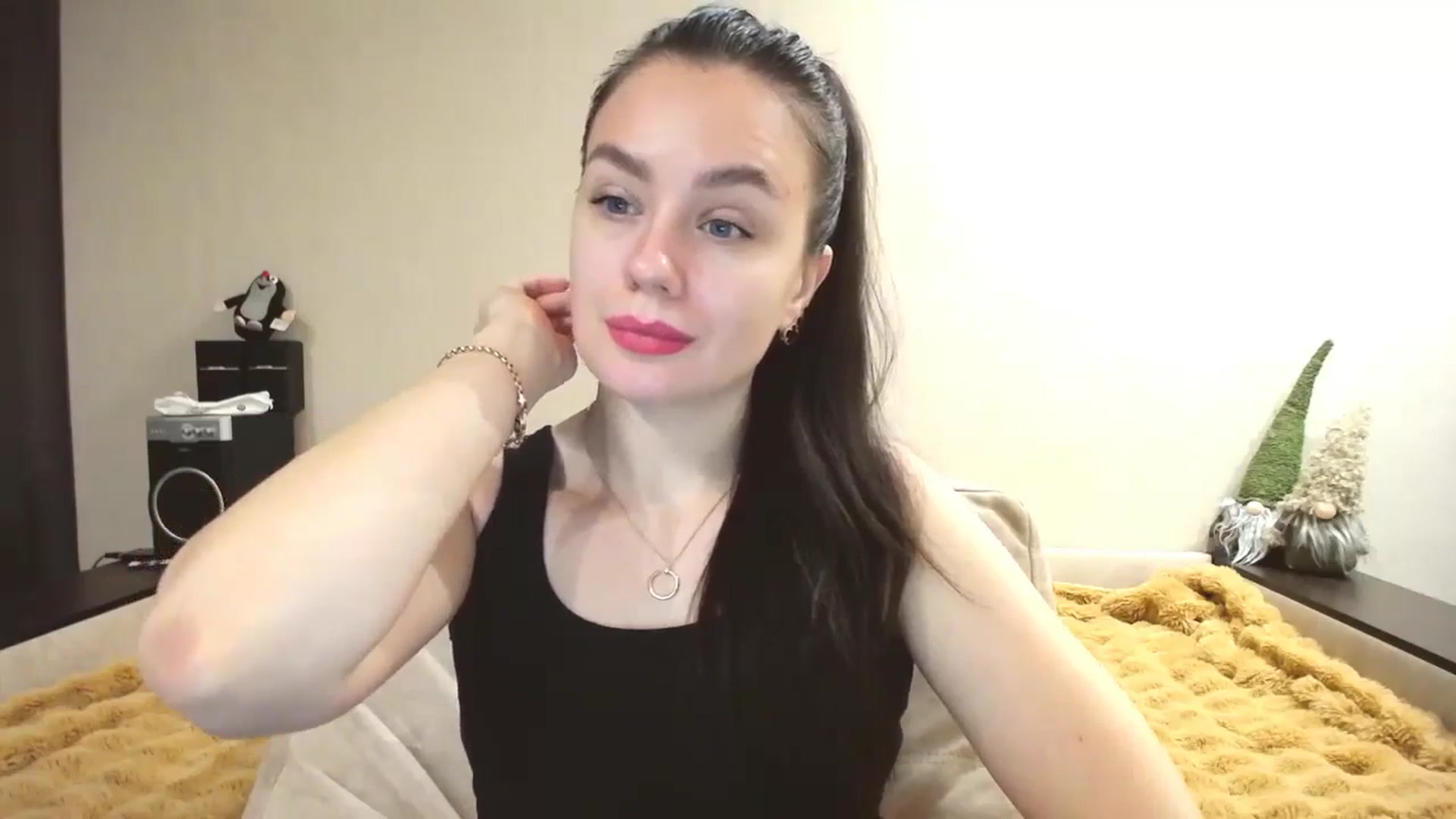 Gallery image thumbnail from Lillit__Wood_'s myfreecams stream on, 12/06/2024, 14:19 image 15 of 20