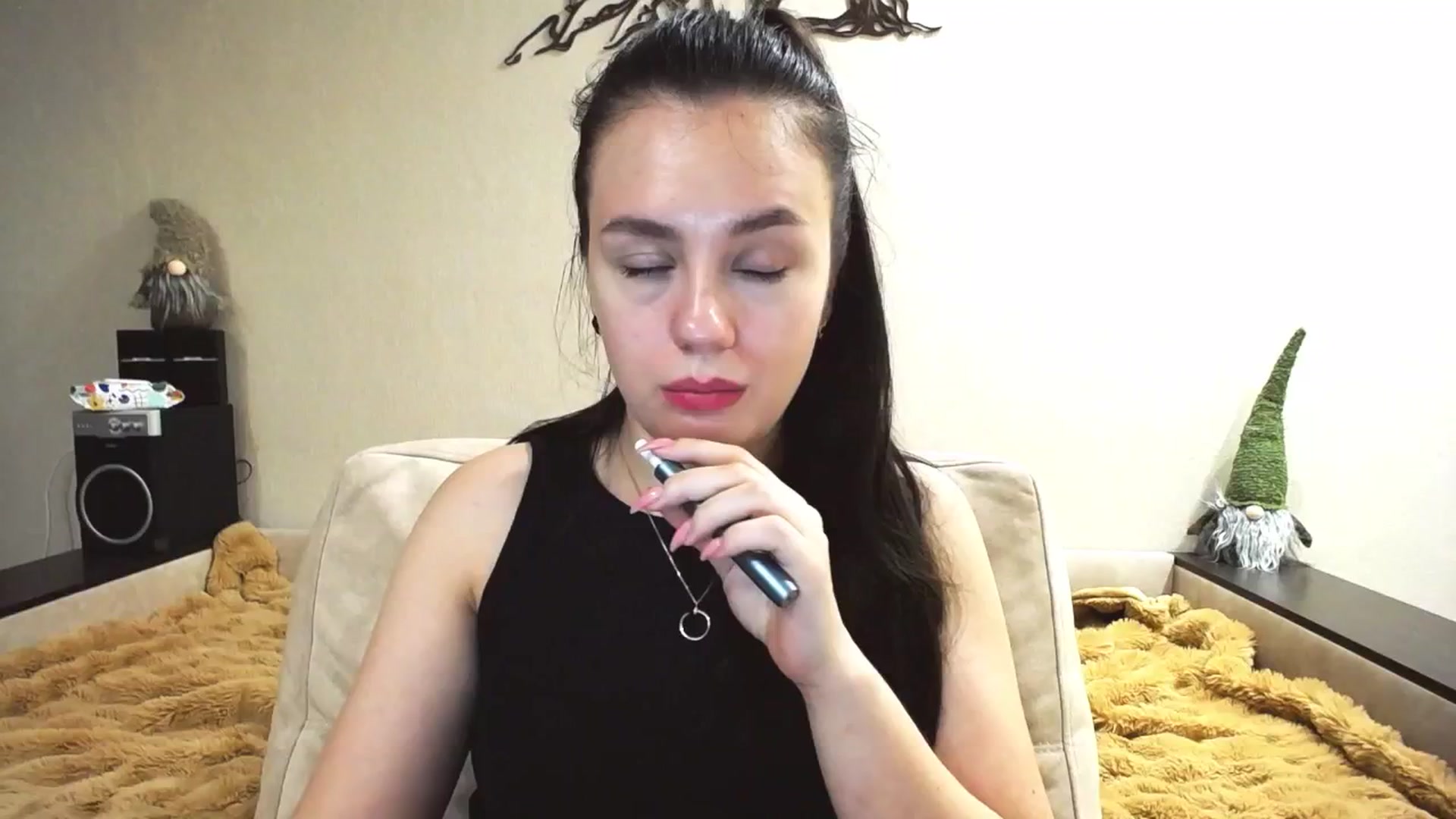 Gallery image thumbnail from Lillit__Wood_'s myfreecams stream on, 01/19/2025, 17:20 image 17 of 20