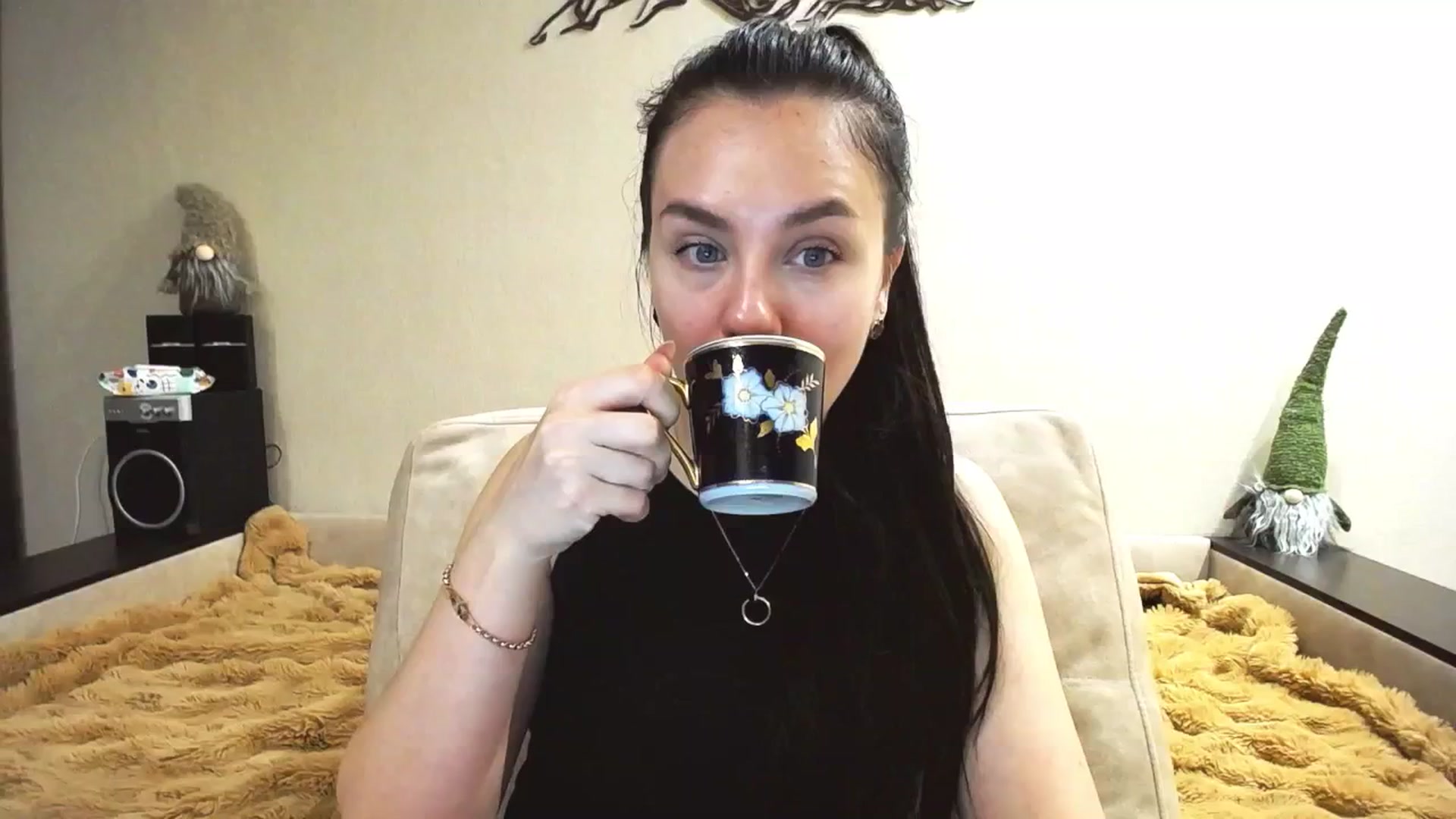 Gallery image thumbnail from Lillit__Wood_'s myfreecams stream on, 01/19/2025, 18:19 image 15 of 20