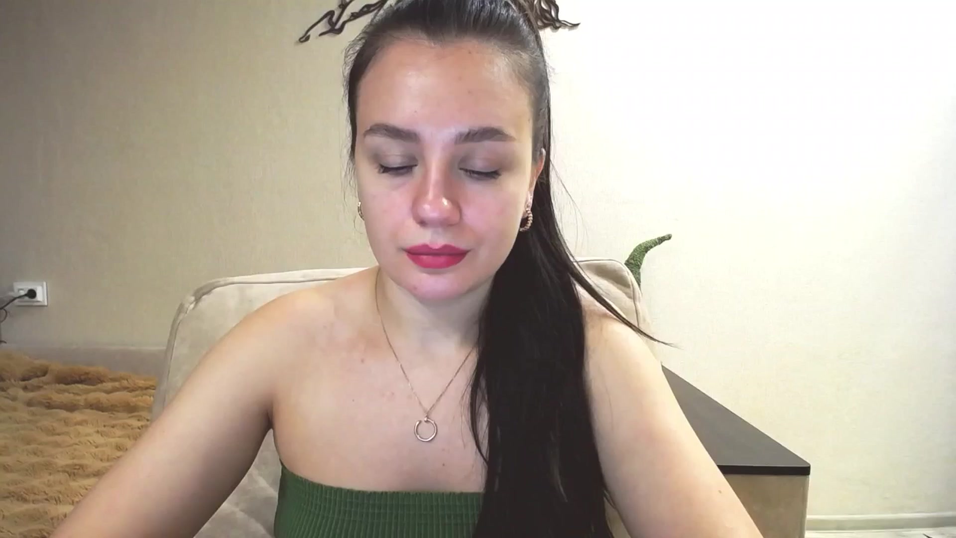Gallery image thumbnail from Lillit__Wood_'s myfreecams stream on, 02/08/2025, 16:39 image 2 of 20