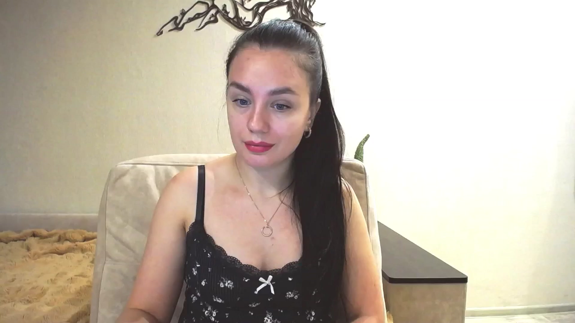 Gallery image thumbnail from Lillit__Wood_'s myfreecams stream on, 02/21/2025, 18:13 image 14 of 20