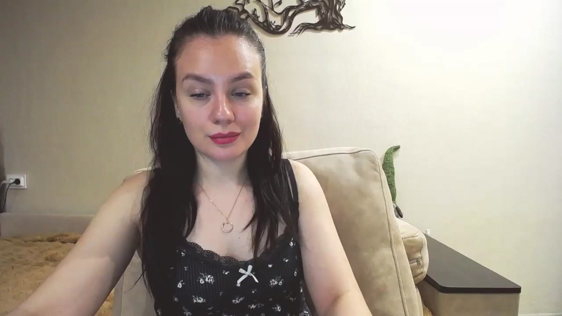Gallery image thumbnail from Lillit__Wood_'s myfreecams stream on, 04/13/2025, 15:17 image 9 of 20