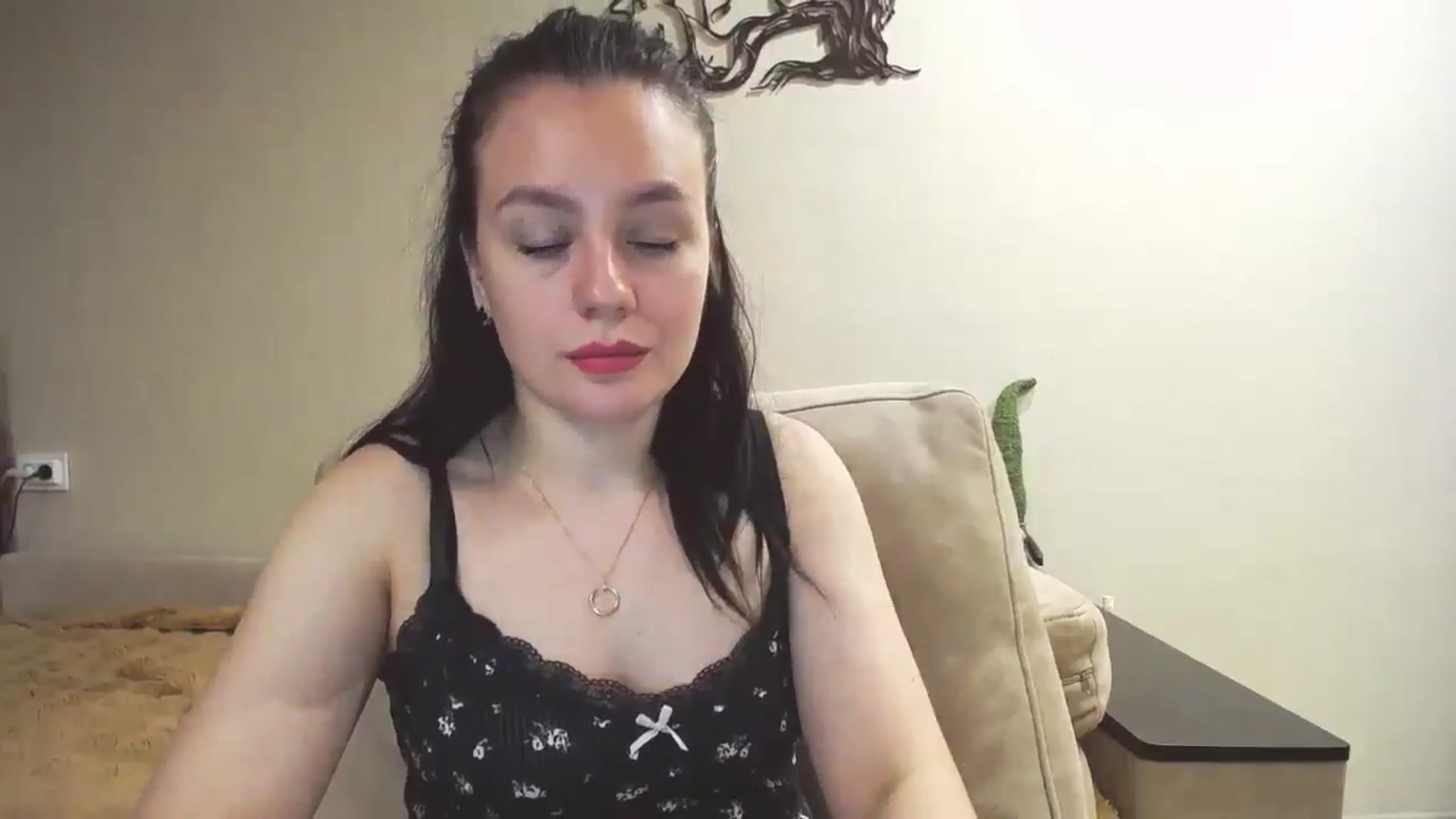 Gallery image thumbnail from Lillit__Wood_'s myfreecams stream on, 04/13/2025, 15:17 image 5 of 20