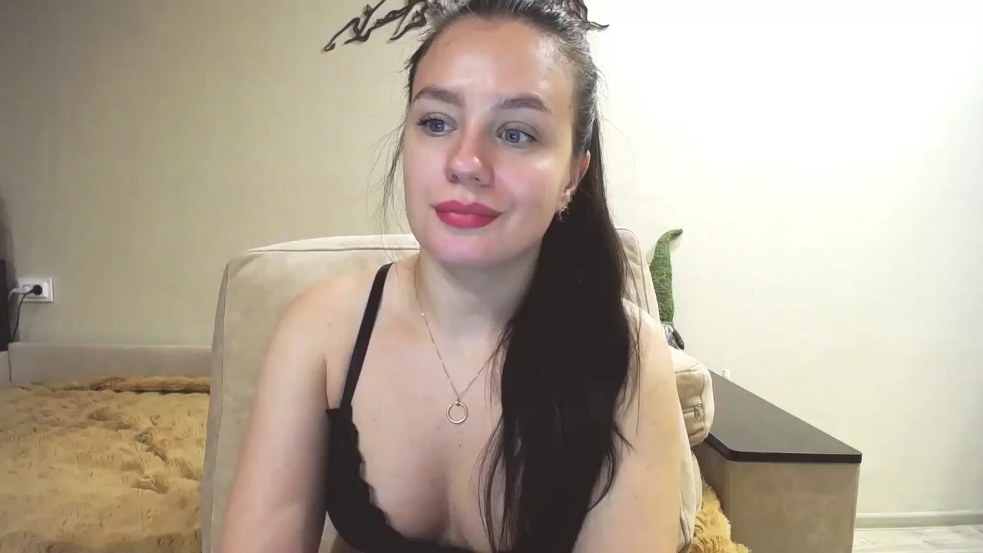 Gallery image thumbnail from Lillit__Wood_'s myfreecams stream on, 04/13/2025, 16:14 image 13 of 20