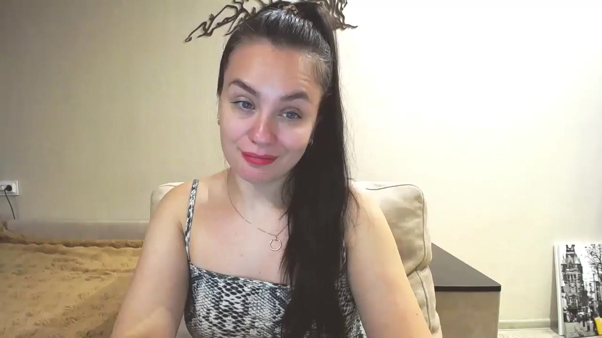 Gallery image thumbnail from Lillit__Wood_'s myfreecams stream on, 10/31/2025, 18:15 image 9 of 20