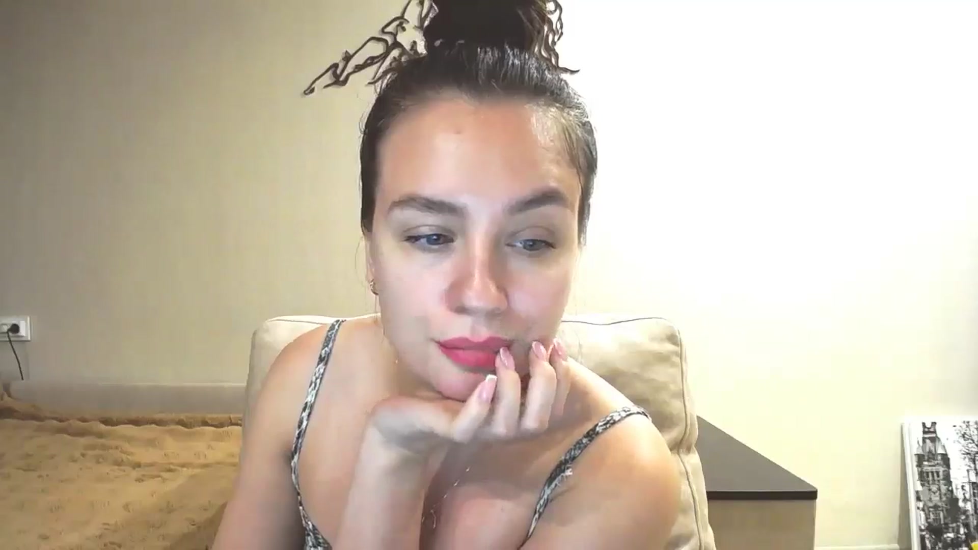 Gallery image thumbnail from Lillit__Wood_'s myfreecams stream on, 10/31/2025, 18:15 image 12 of 20