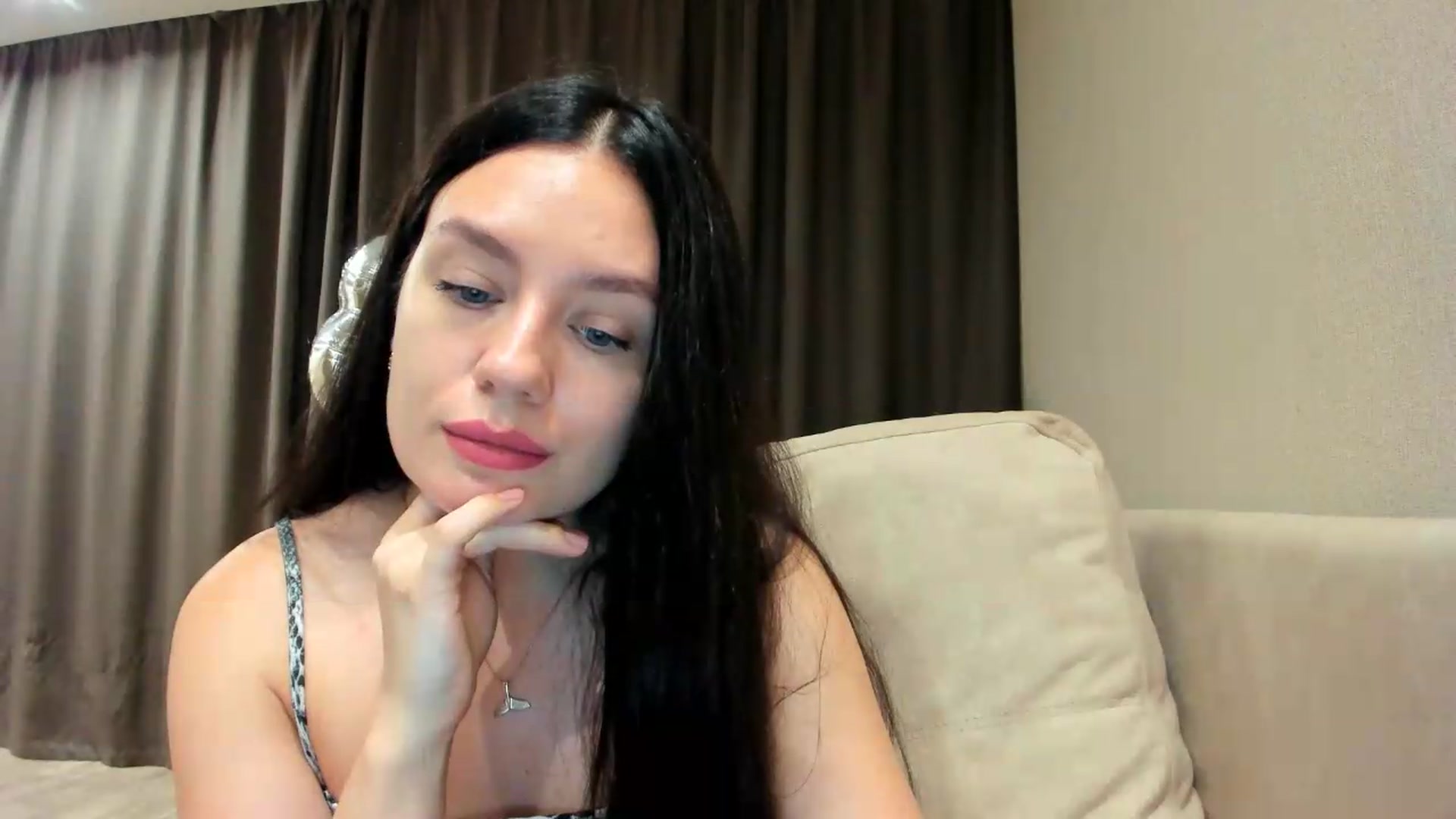 Gallery image thumbnail from Lillit__Wood_'s myfreecams stream on, 09/06/2026, 19:31 image 6 of 20