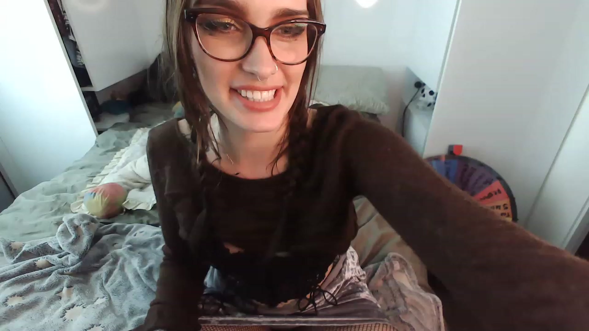 Gallery image thumbnail from Lilllamie's myfreecams stream on, 11/21/2022, 08:55 image 1 of 20