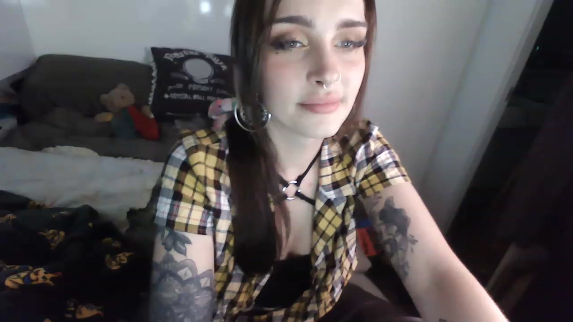 Gallery image thumbnail from Lilllamie's myfreecams stream on, 11/23/2022, 09:11 image 5 of 20