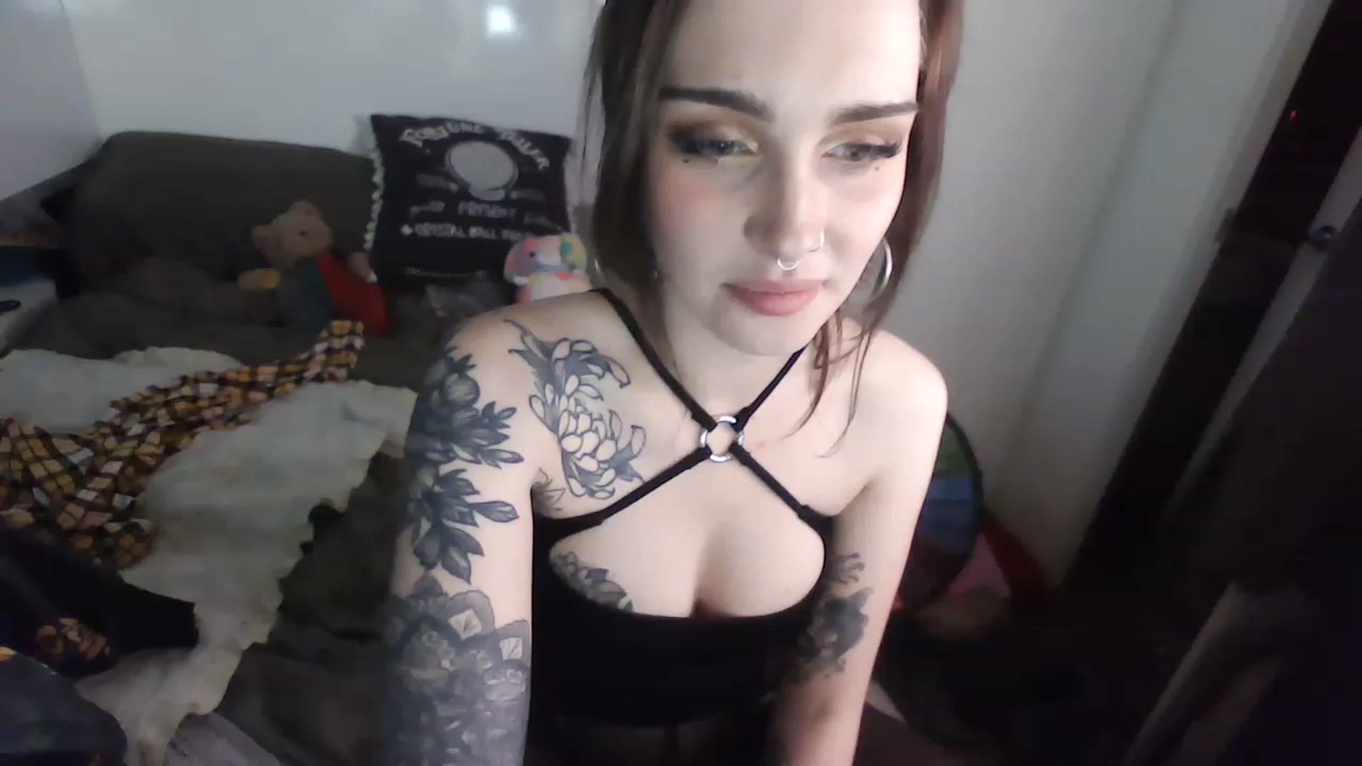 Gallery image thumbnail from Lilllamie's myfreecams stream on, 11/23/2022, 09:11 image 16 of 20
