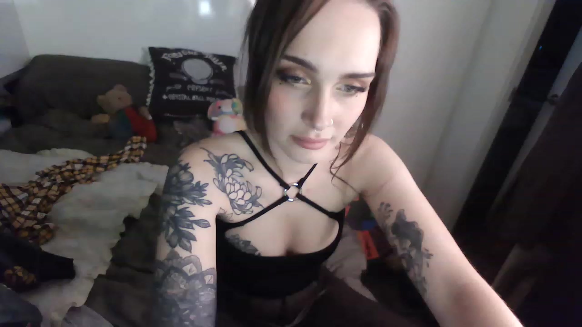 Gallery image thumbnail from Lilllamie's myfreecams stream on, 11/23/2022, 09:11 image 20 of 20