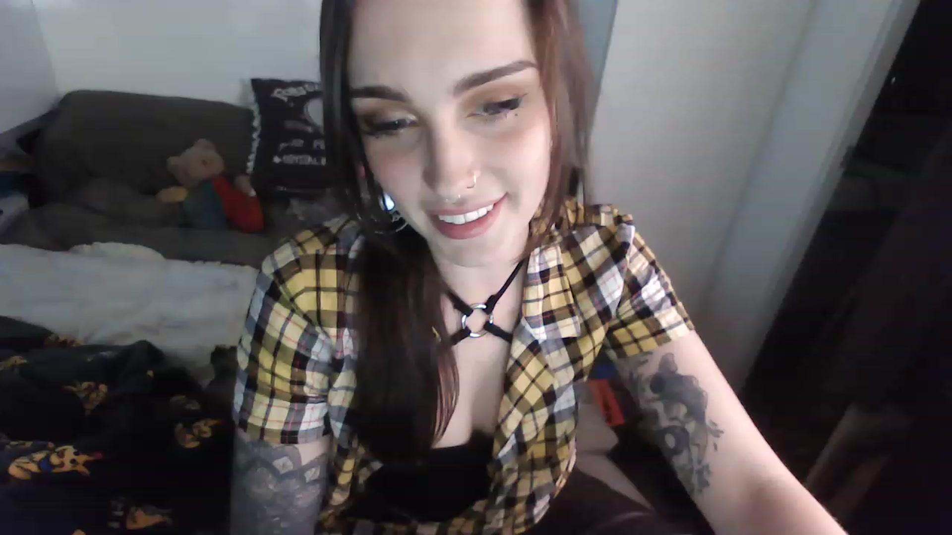 Gallery image thumbnail from Lilllamie's myfreecams stream on, 11/23/2022, 09:11 image 1 of 20