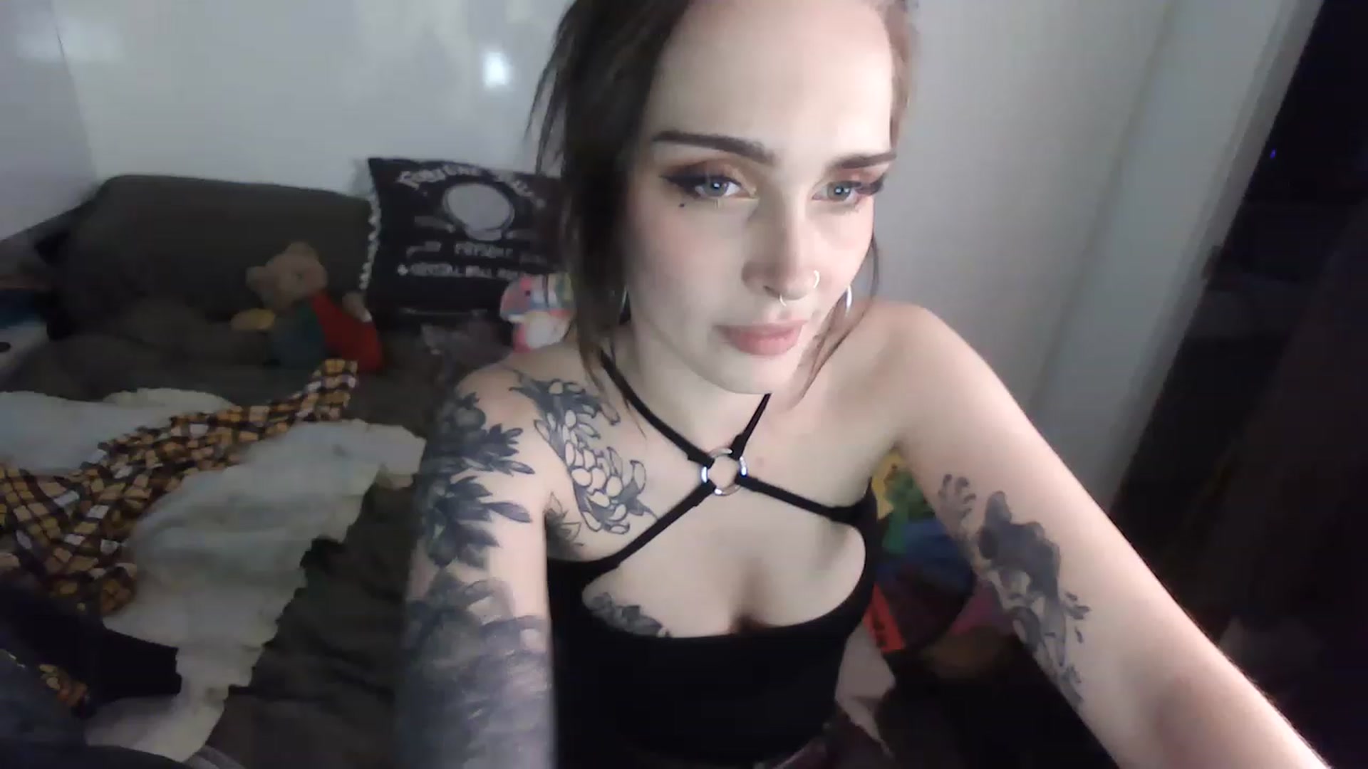 Gallery image thumbnail from Lilllamie's myfreecams stream on, 11/23/2022, 09:11 image 10 of 20