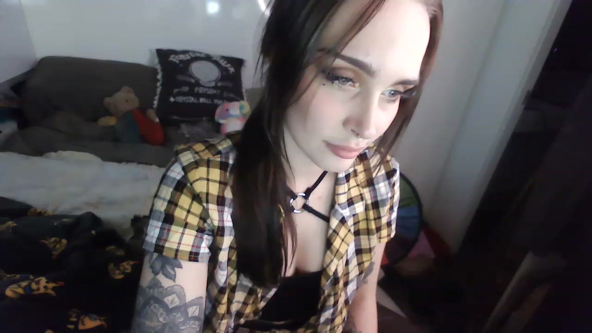 Gallery image thumbnail from Lilllamie's myfreecams stream on, 11/23/2022, 09:11 image 3 of 20