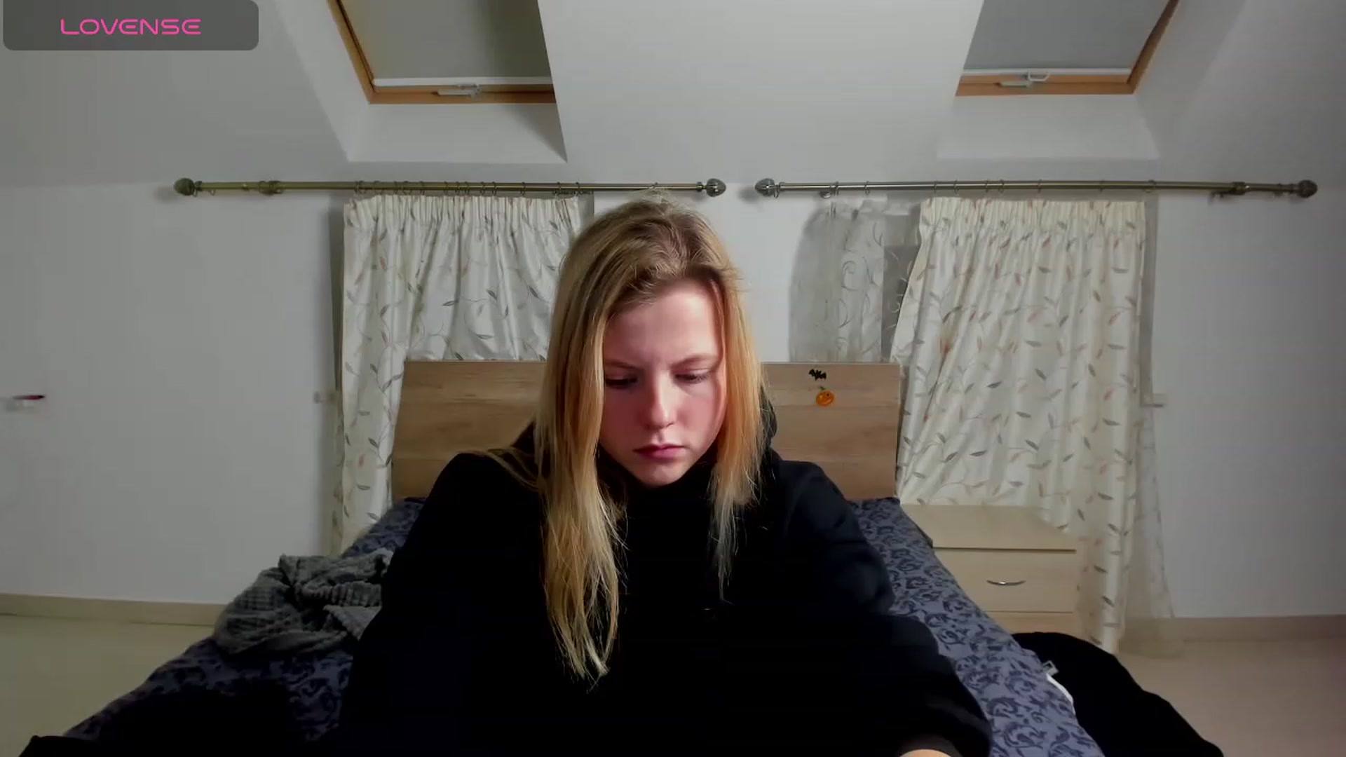 Gallery image thumbnail from LillyDepp's myfreecams stream on, 11/19/2023, 15:38 image 19 of 20