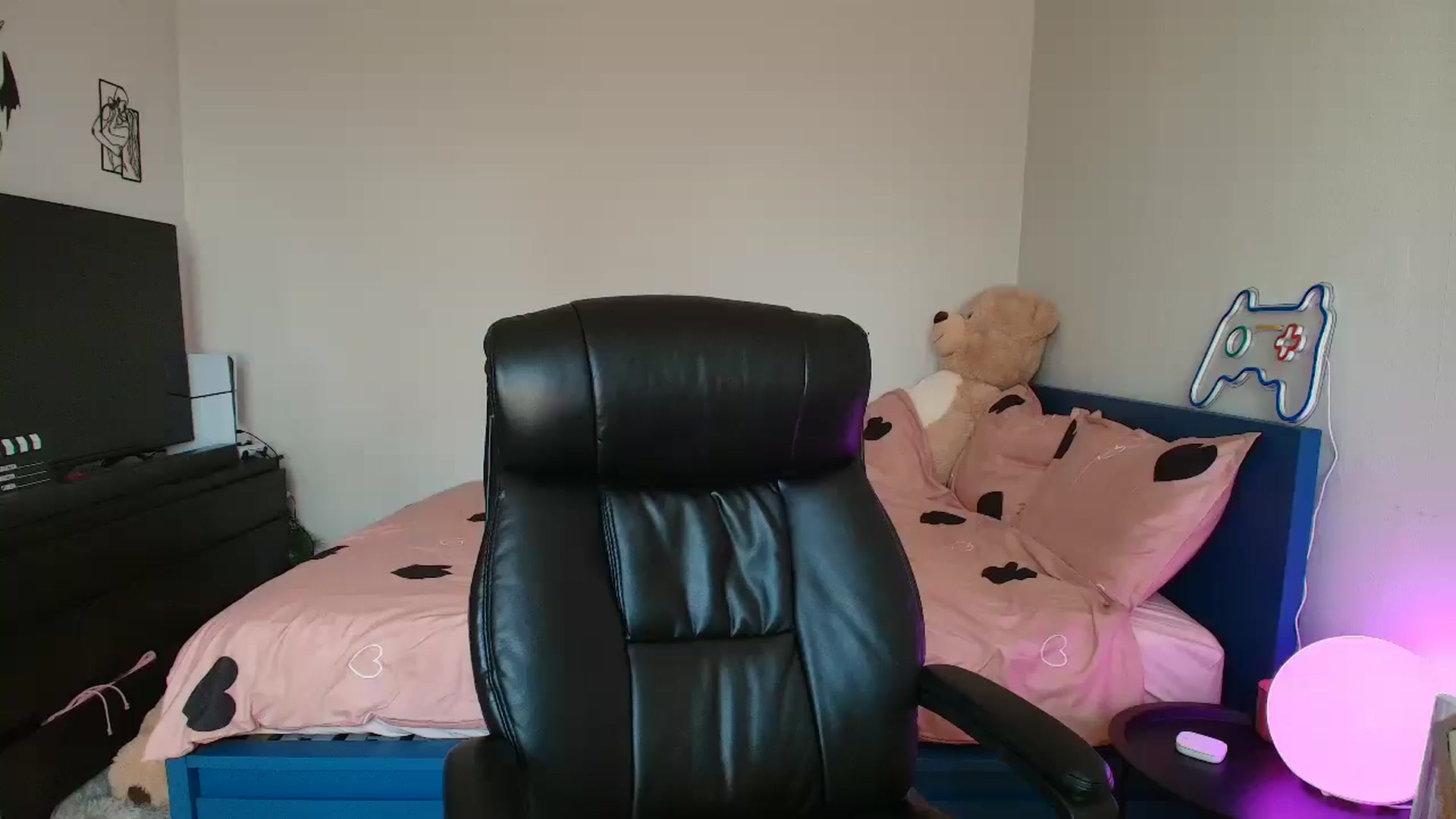 Gallery image thumbnail from LillyMays's myfreecams stream on, 08/18/2025, 10:36 image 16 of 20