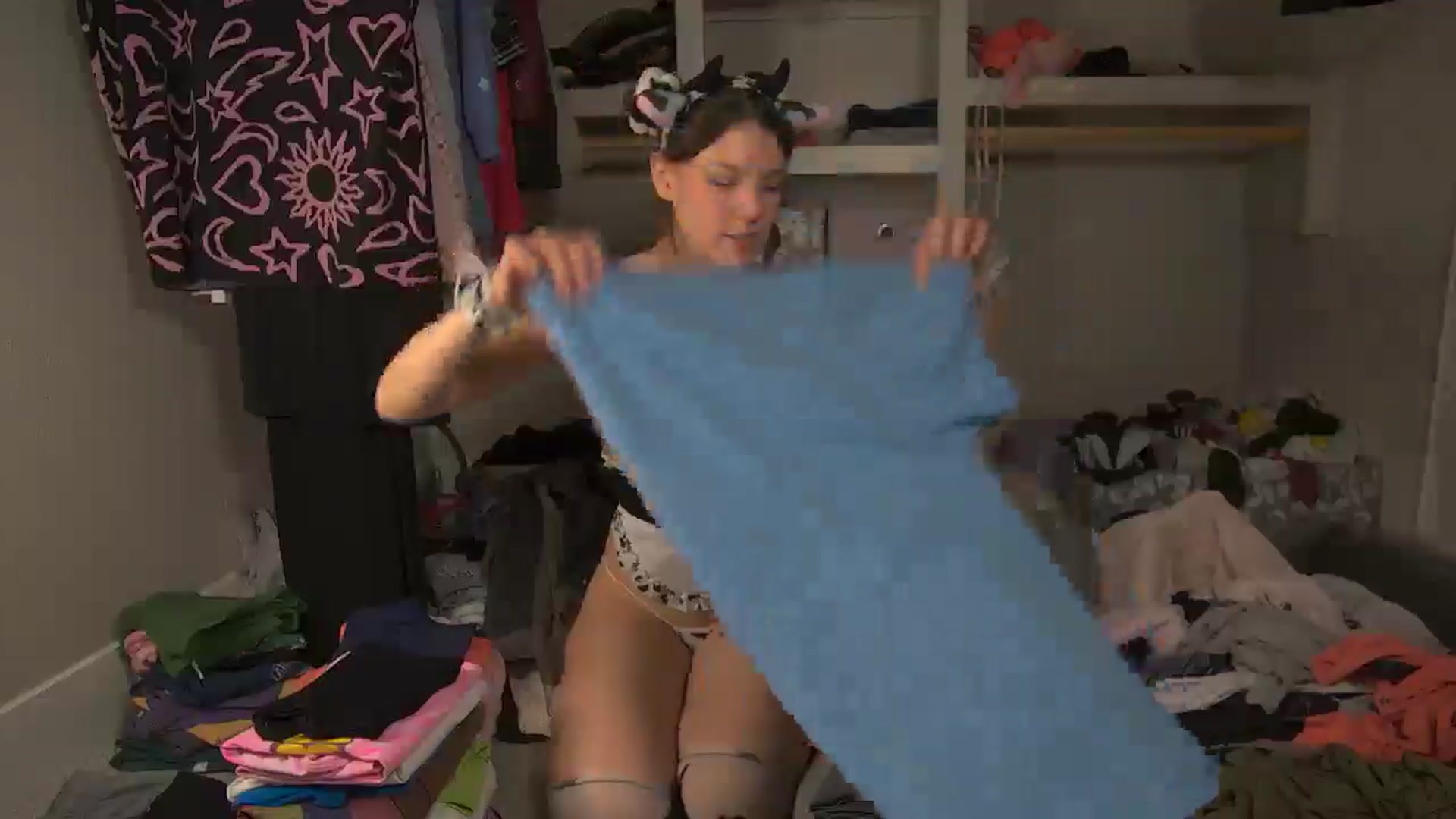 Gallery image thumbnail from LillyRayne's myfreecams stream on, 07/15/2025, 06:13 image 9 of 20