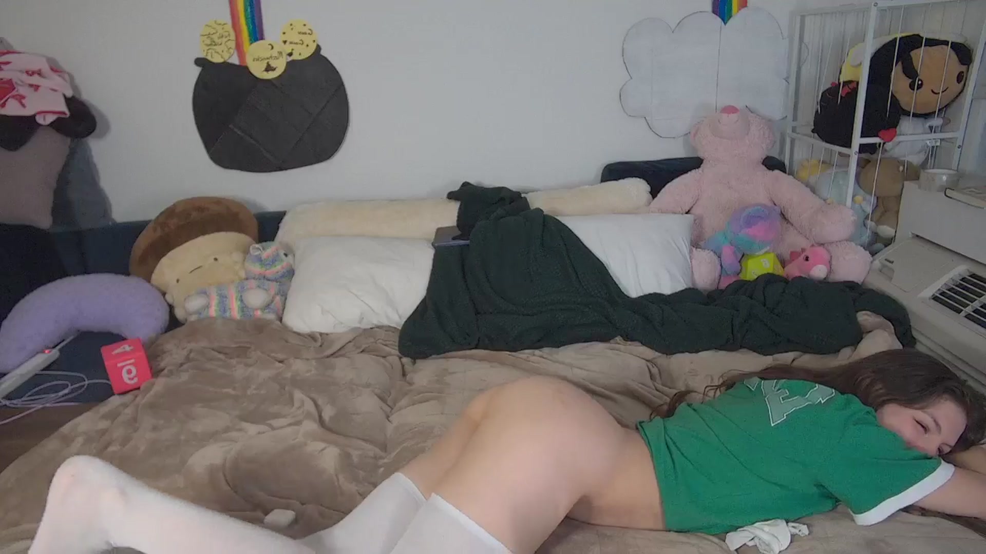 Gallery image thumbnail from LillyRayne's myfreecams stream on, 03/18/2026, 11:01 image 18 of 20