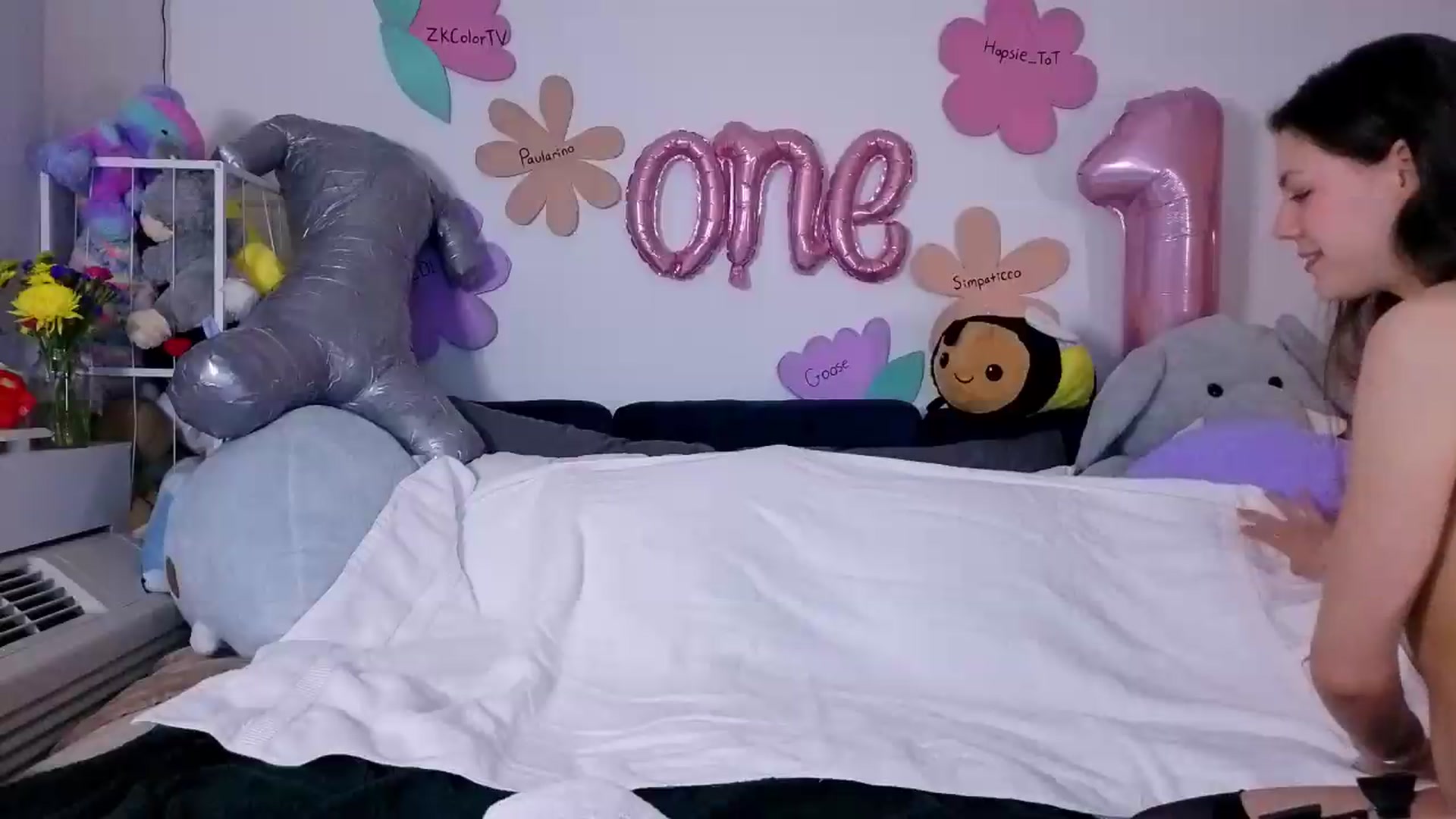 Gallery image thumbnail from LillyRayne's myfreecams stream on, 04/30/2026, 09:37 image 15 of 20