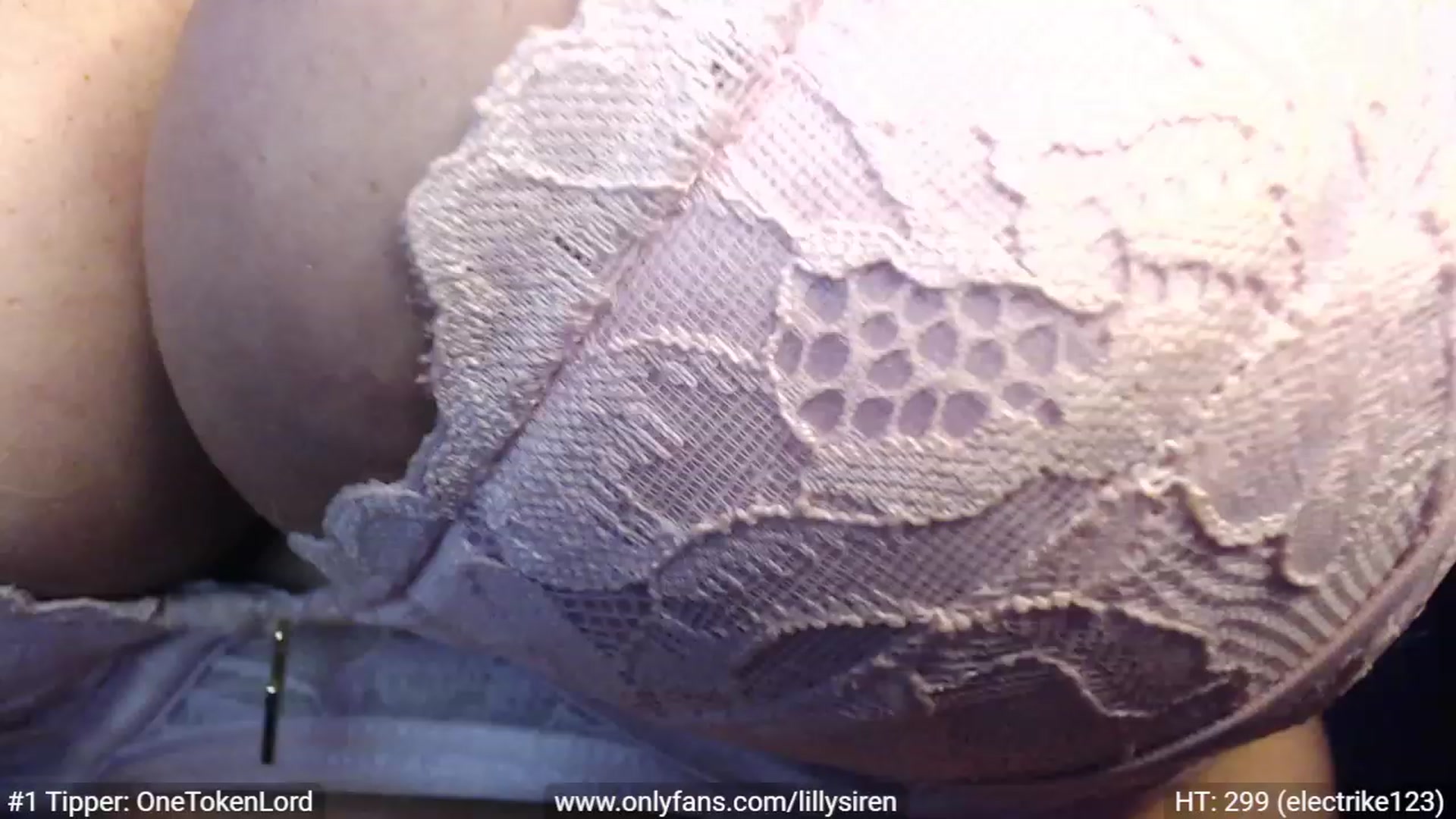 Gallery image thumbnail from LillySiren's myfreecams stream on, 01/17/2023, 19:15 image 20 of 20