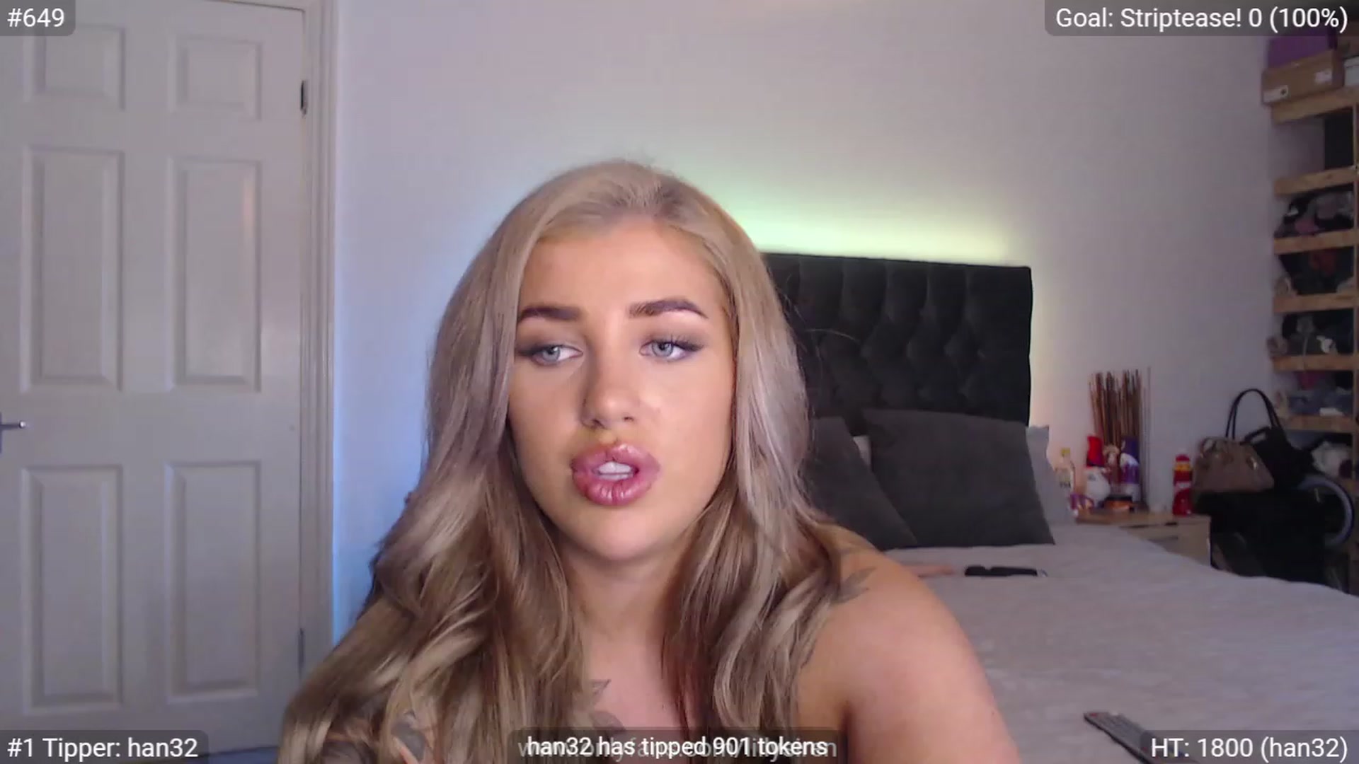 Gallery image thumbnail from LillySiren's myfreecams stream on, 04/08/2023, 17:37 image 4 of 20