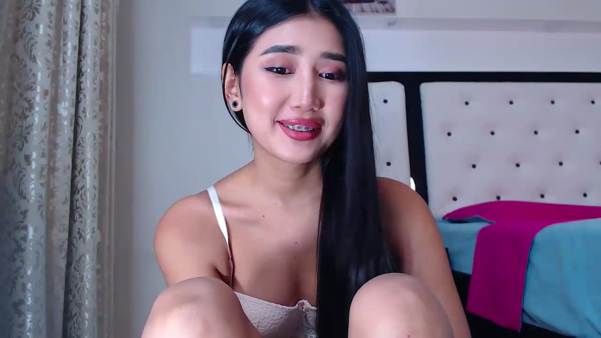 Gallery image thumbnail from Lilly_1's myfreecams stream on, 11/14/2022, 16:40 image 15 of 20