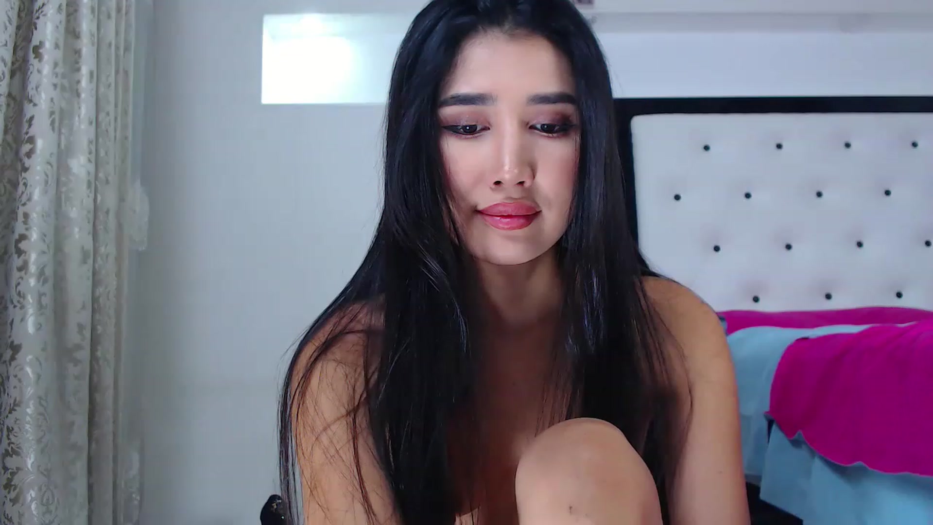 Gallery image thumbnail from Lilly_1's myfreecams stream on, 11/19/2022, 18:58 image 15 of 20