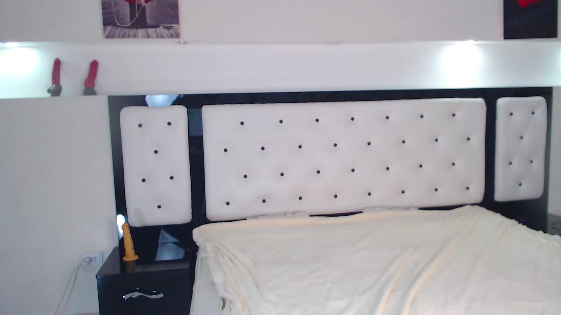 Gallery image thumbnail from Lilly_1's myfreecams stream on, 02/17/2023, 07:34 image 19 of 20