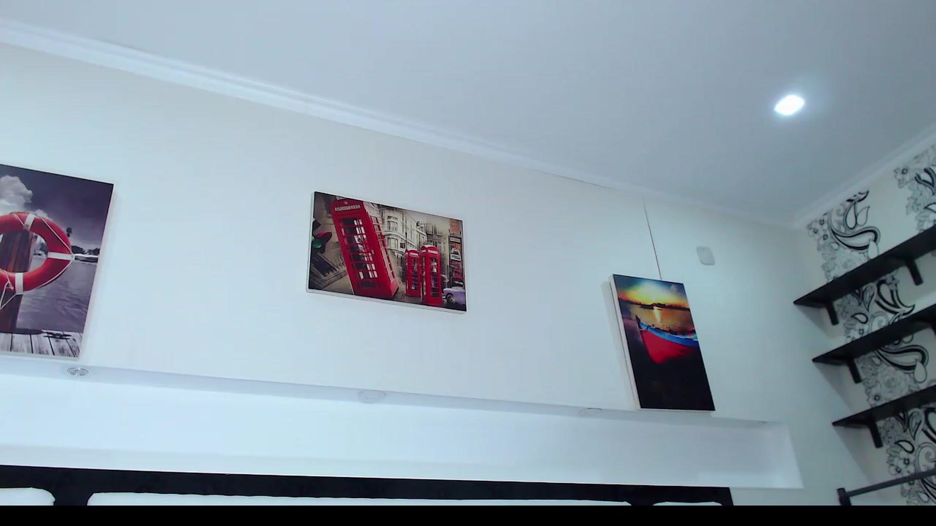 Gallery image thumbnail from Lilly_1's myfreecams stream on, 04/06/2023, 17:43 image 16 of 20