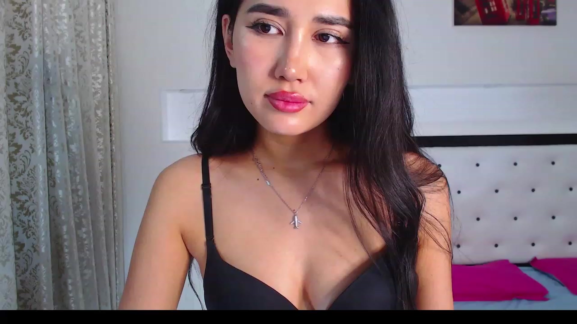 Gallery image thumbnail from Lilly_1's myfreecams stream on, 04/15/2023, 19:37 image 5 of 20