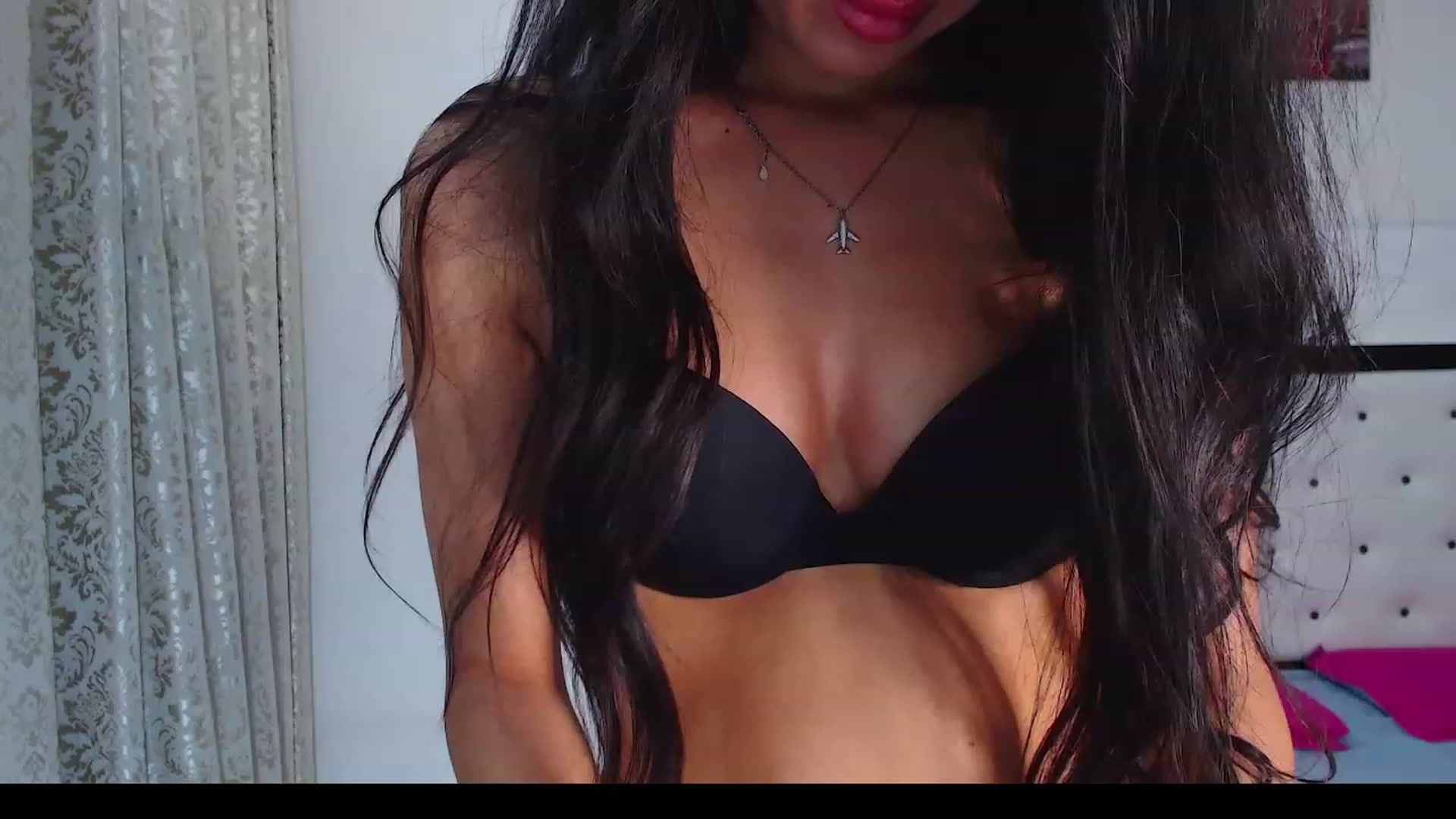 Gallery image thumbnail from Lilly_1's myfreecams stream on, 04/15/2023, 19:37 image 10 of 20