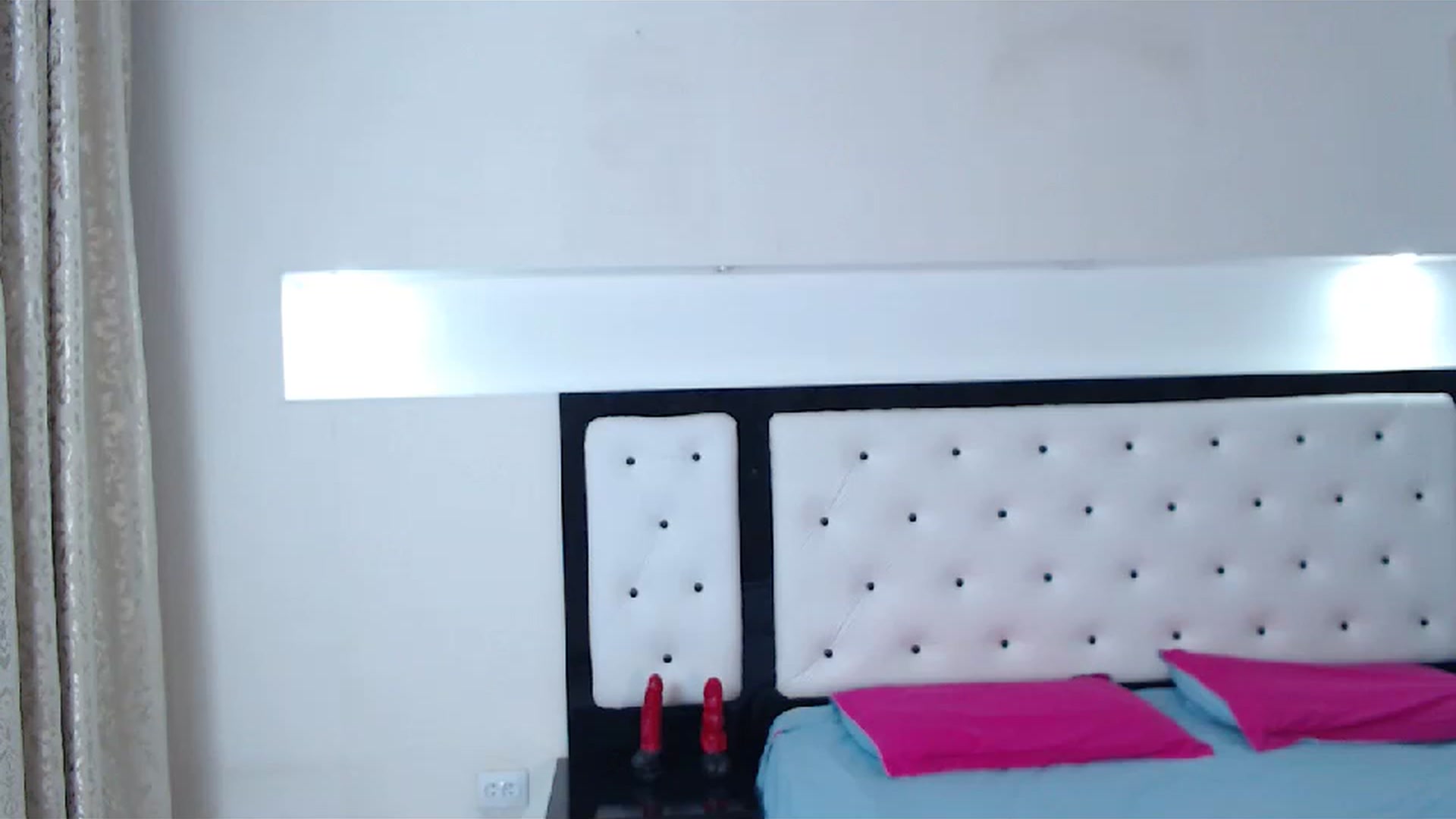 Gallery image thumbnail from Lilly_1's myfreecams stream on, 05/26/2023, 19:08 image 16 of 20