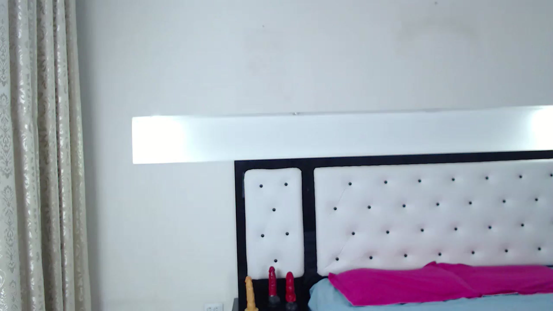 Gallery image thumbnail from Lilly_1's myfreecams stream on, 06/24/2023, 20:31 image 14 of 20