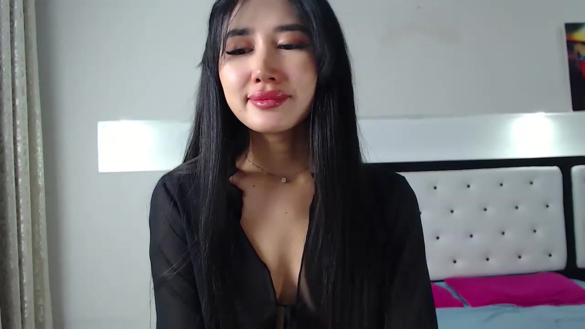 Gallery image thumbnail from Lilly_1's myfreecams stream on, 06/25/2023, 23:28 image 2 of 20