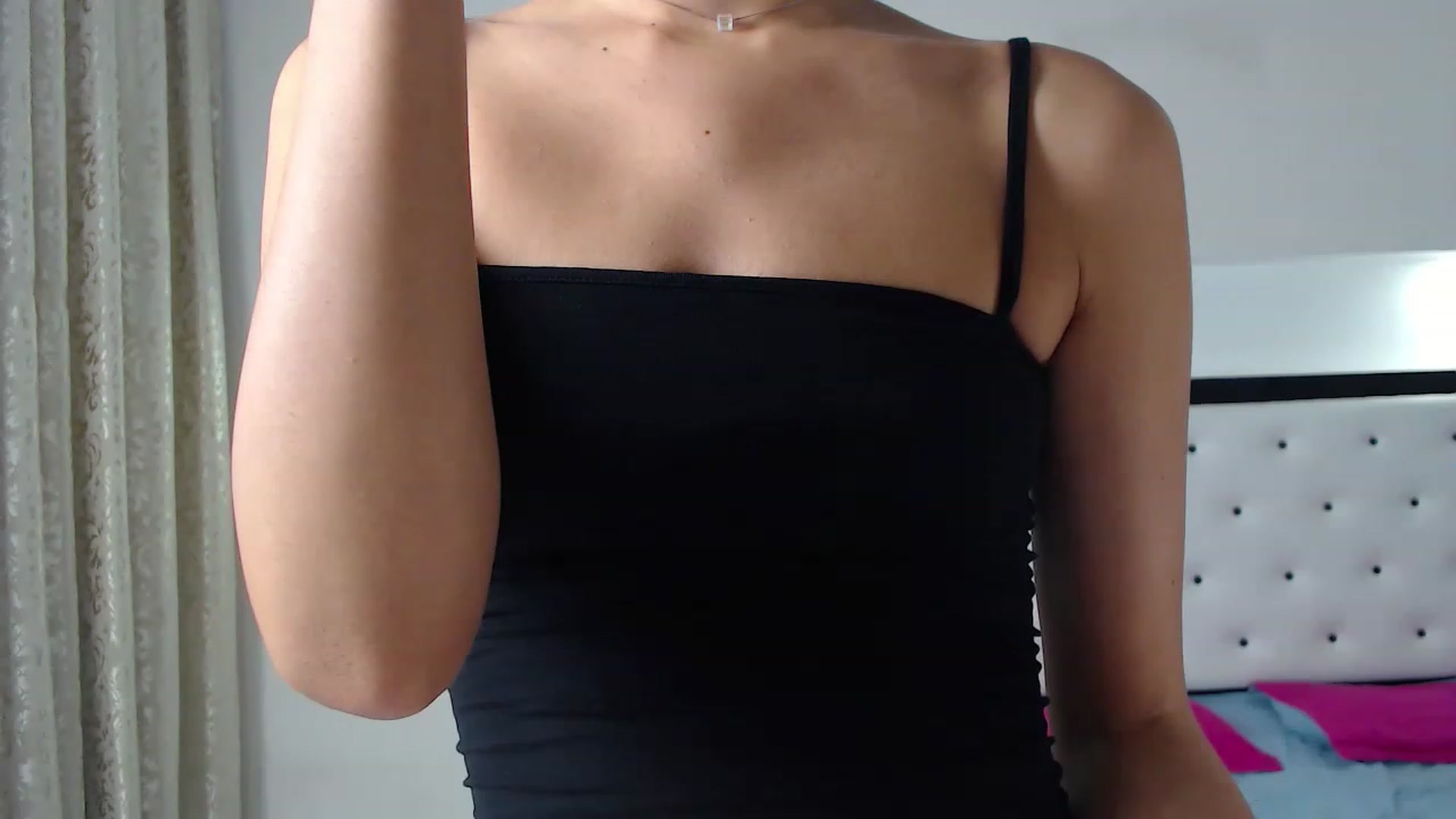Gallery image thumbnail from Lilly_1's myfreecams stream on, 06/28/2023, 01:39 image 19 of 20
