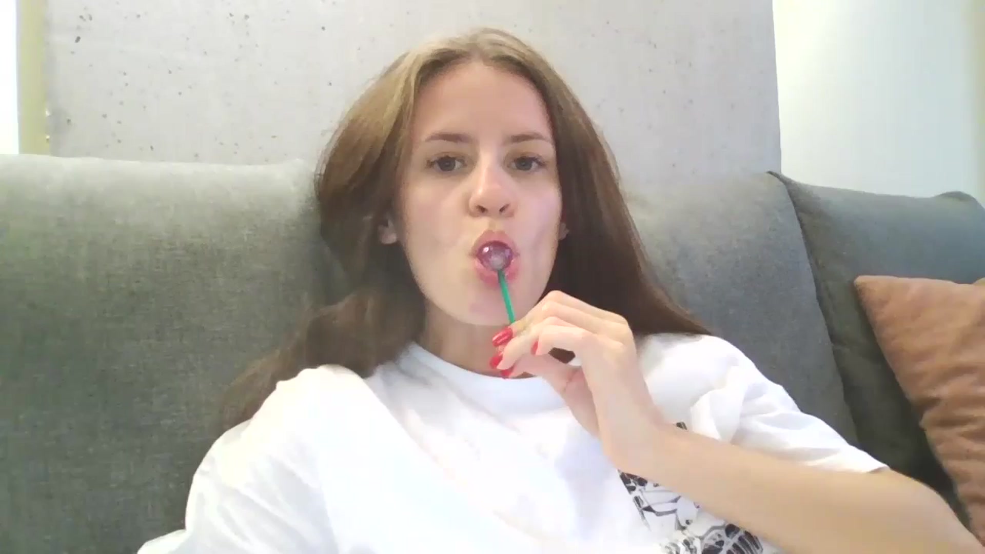Gallery image thumbnail from Lilly_Kersus's myfreecams stream on, 08/28/2024, 14:28 image 8 of 20